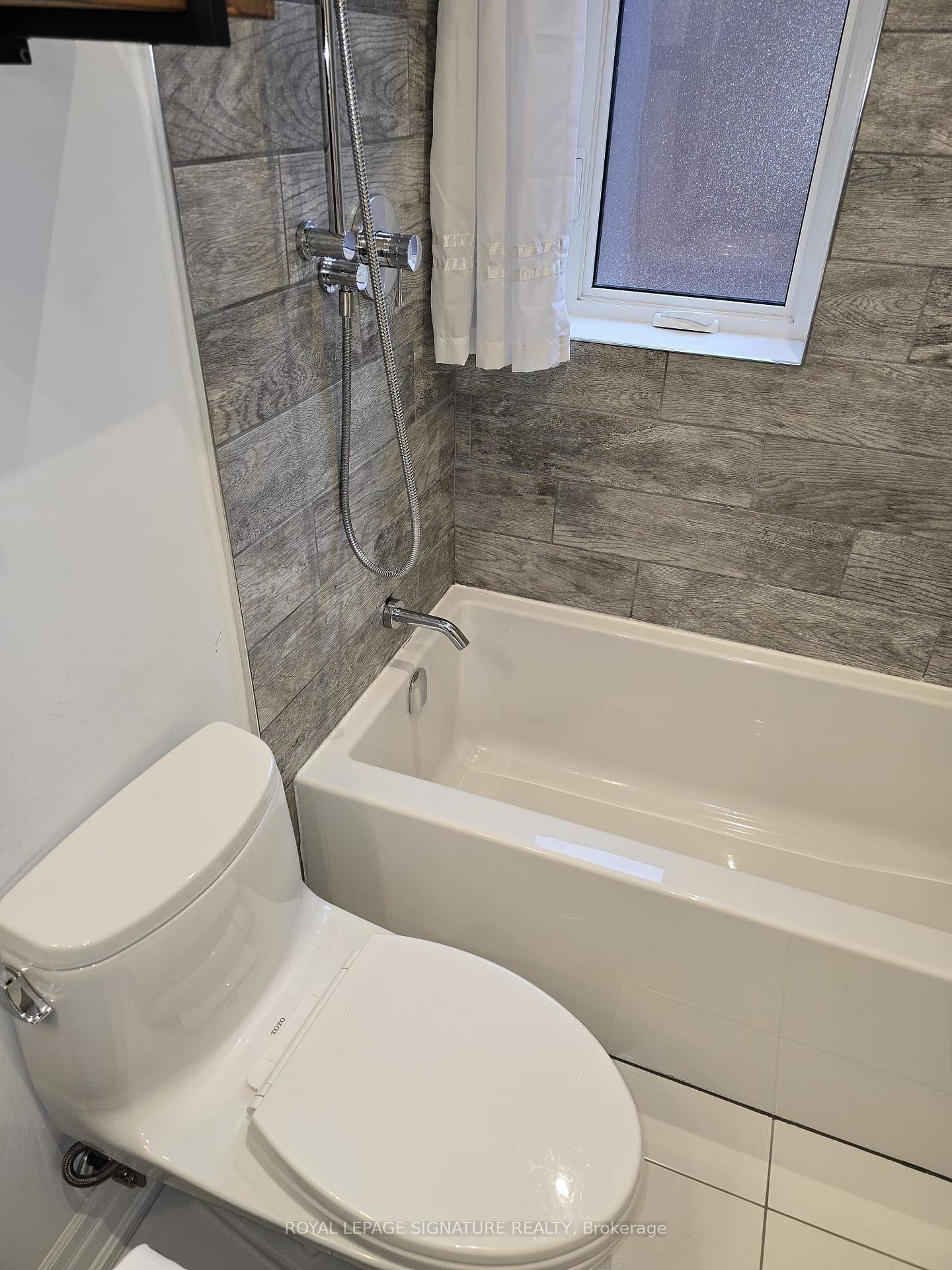 Photo 33 of Unit Upper, 141 Phillip Avenue, Scarborough, Birchcliffe-Cliffside — HOMEH