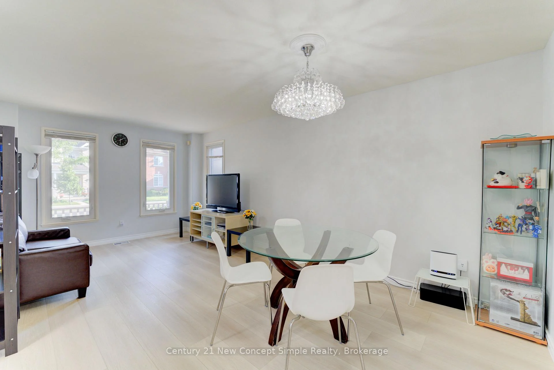 Photo 5 of Unit S, 18 Castlemore Avenue, Markham, Berczy — HOMEH