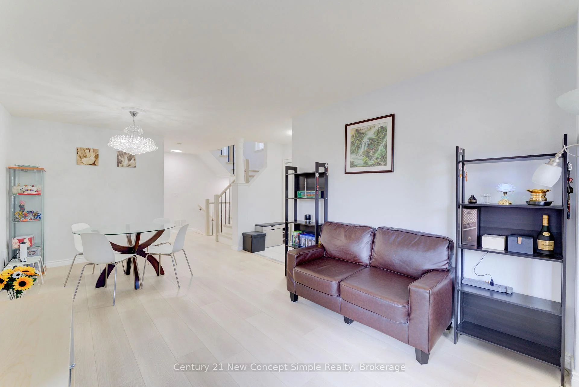Photo 6 of Unit S, 18 Castlemore Avenue, Markham, Berczy — HOMEH