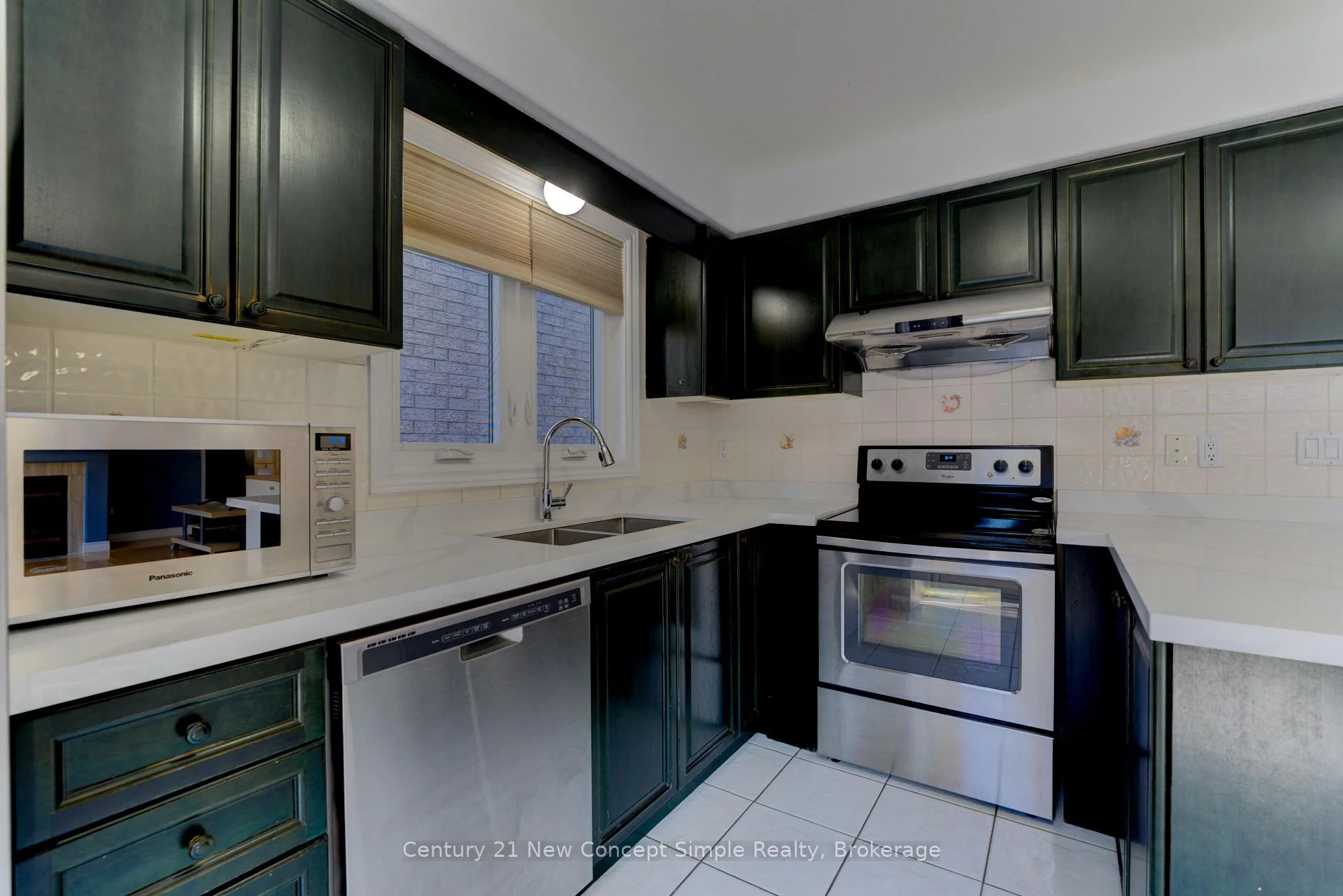 Photo 9 of Unit S, 18 Castlemore Avenue, Markham, Berczy — HOMEH