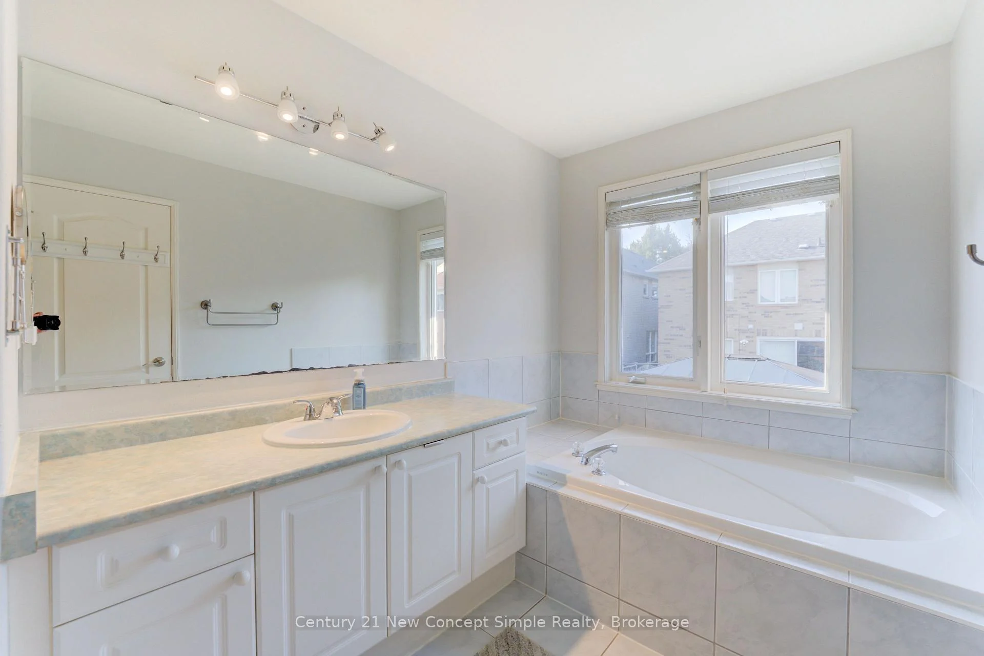 Photo 19 of Unit S, 18 Castlemore Avenue, Markham, Berczy — HOMEH