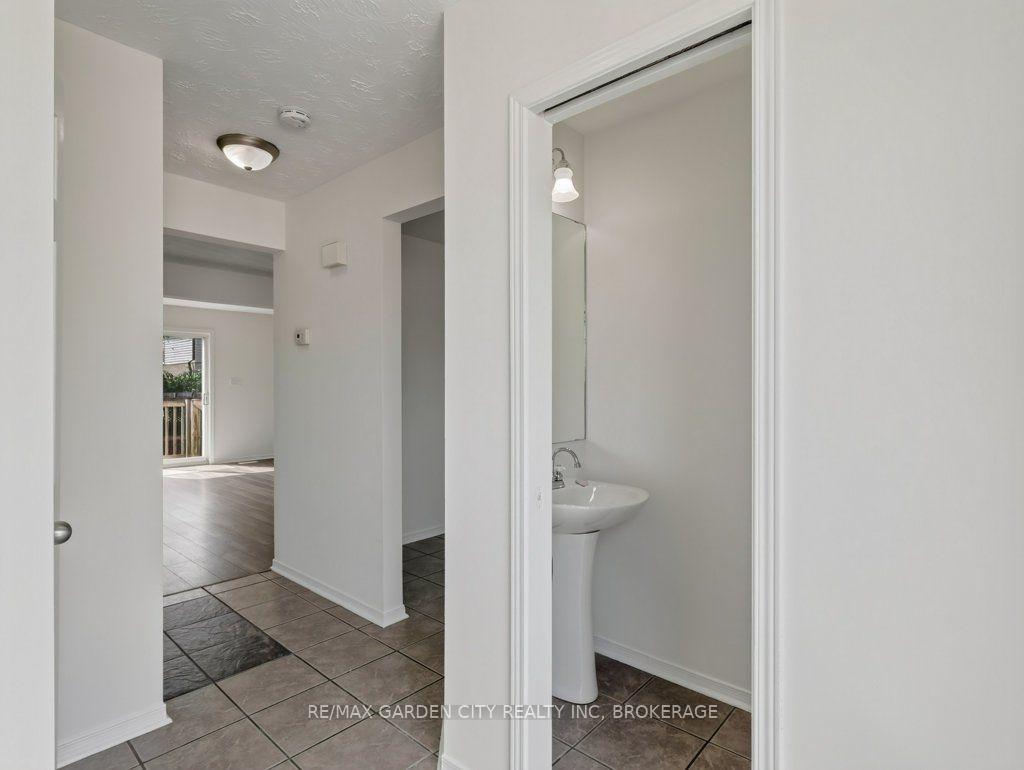 Photo 5 of 211 Morton Street S, Thorold, Allanburg/Thorold South — HOMEH