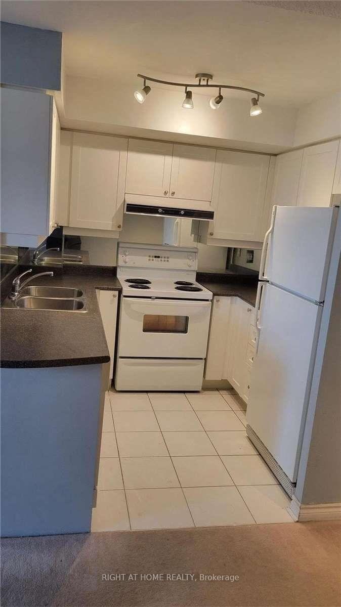Photo 6 of Unit 1014, 3 Rean Drive, North York, Bayview Village — HOMEH