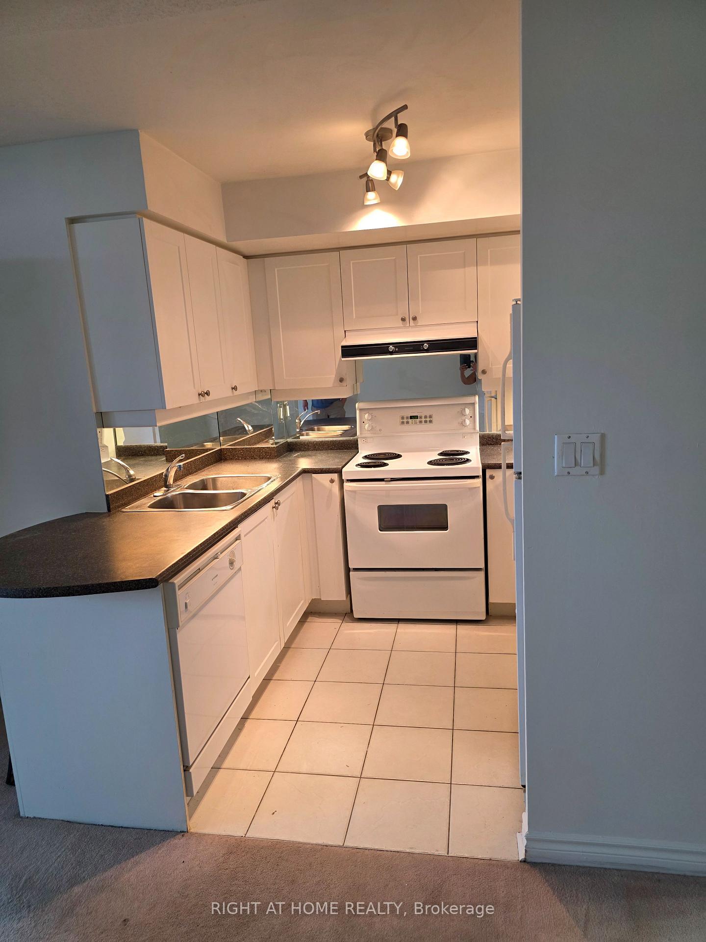 Photo 14 of Unit 1014, 3 Rean Drive, North York, Bayview Village — HOMEH