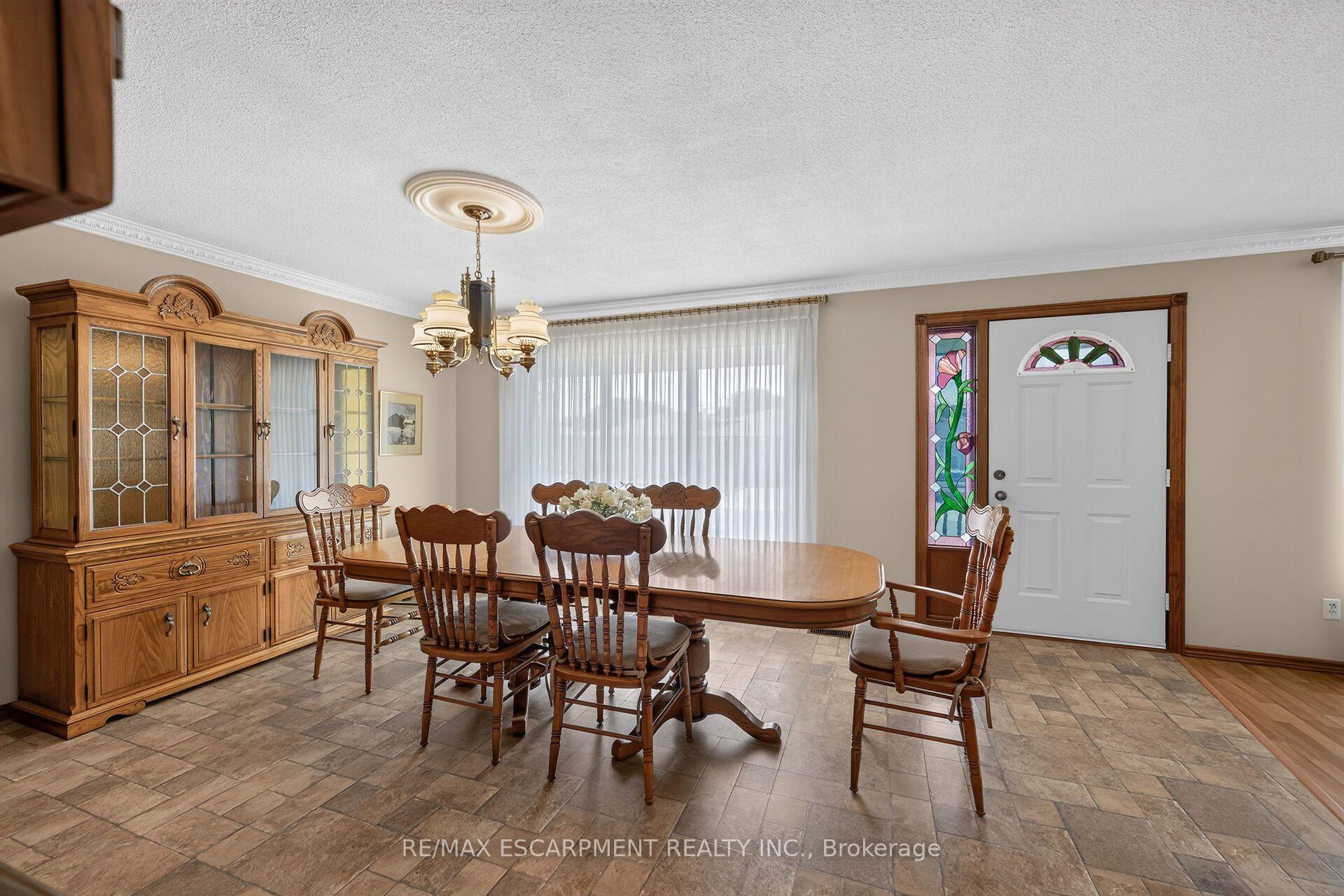 Photo 11 of 39 Algonquin Court, Hamilton, King's Forest Upper — HOMEH