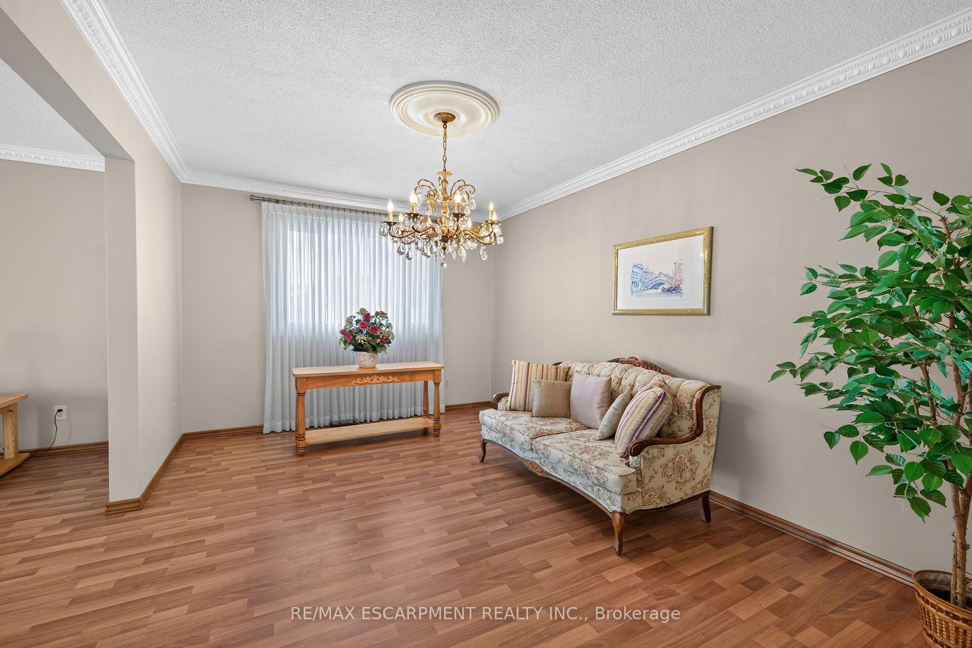 Photo 15 of 39 Algonquin Court, Hamilton, King's Forest Upper — HOMEH