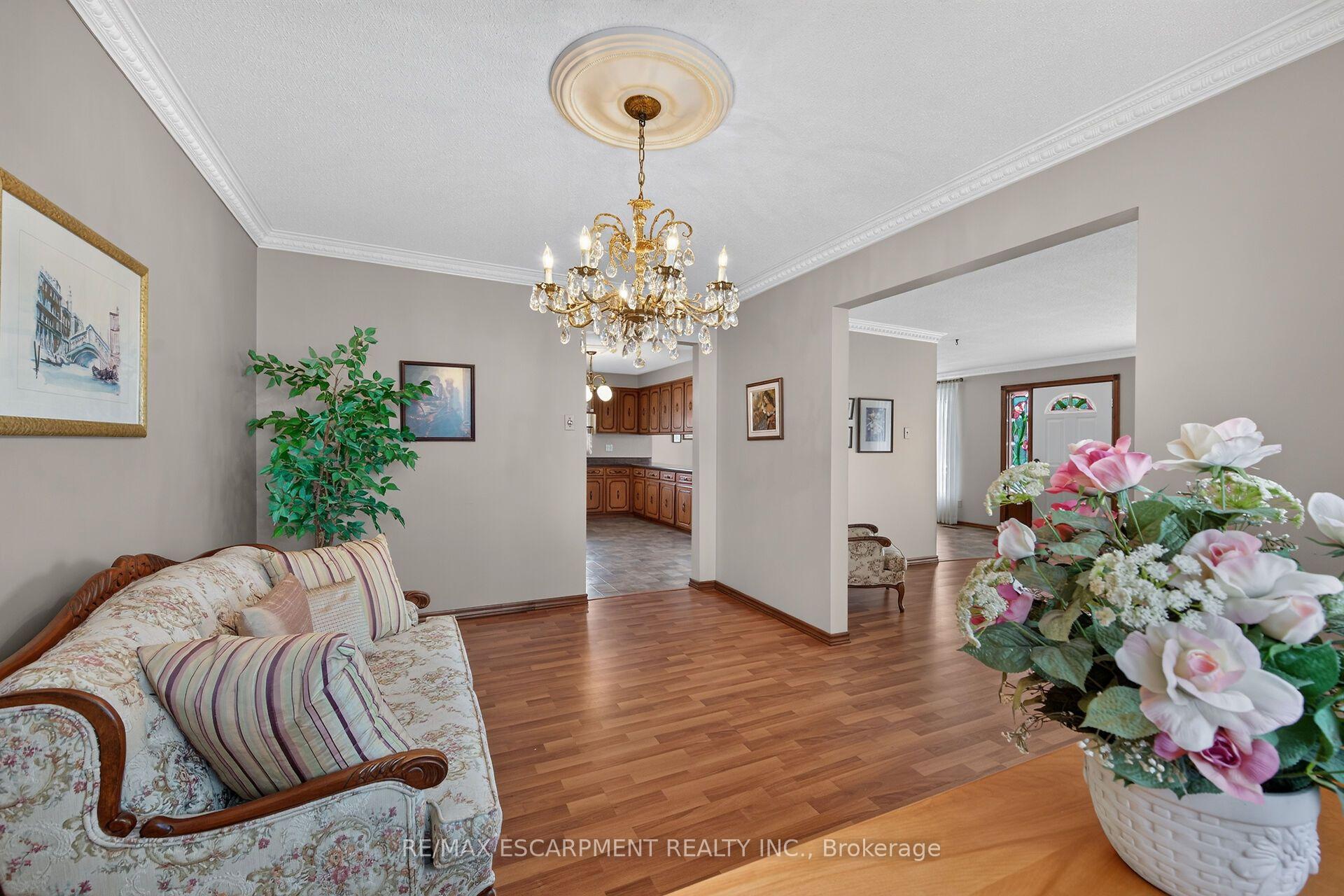 Photo 17 of 39 Algonquin Court, Hamilton, King's Forest Upper — HOMEH