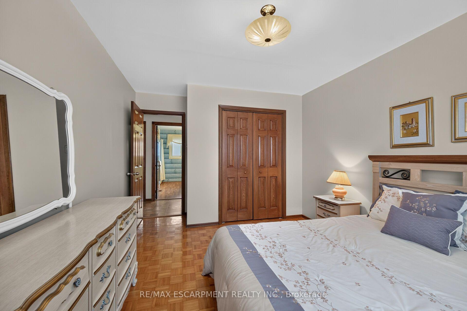 Photo 25 of 39 Algonquin Court, Hamilton, King's Forest Upper — HOMEH