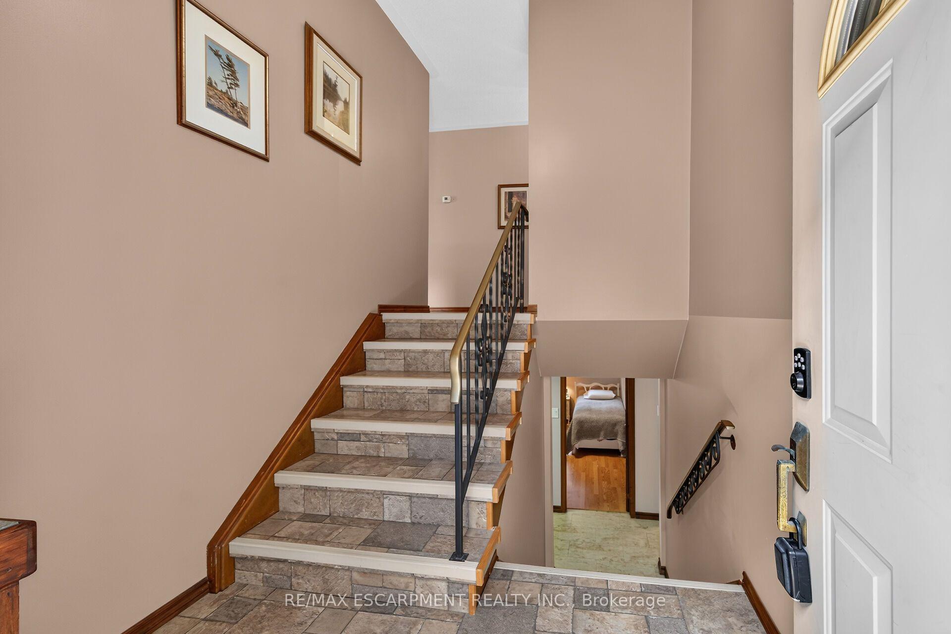 Photo 28 of 39 Algonquin Court, Hamilton, King's Forest Upper — HOMEH