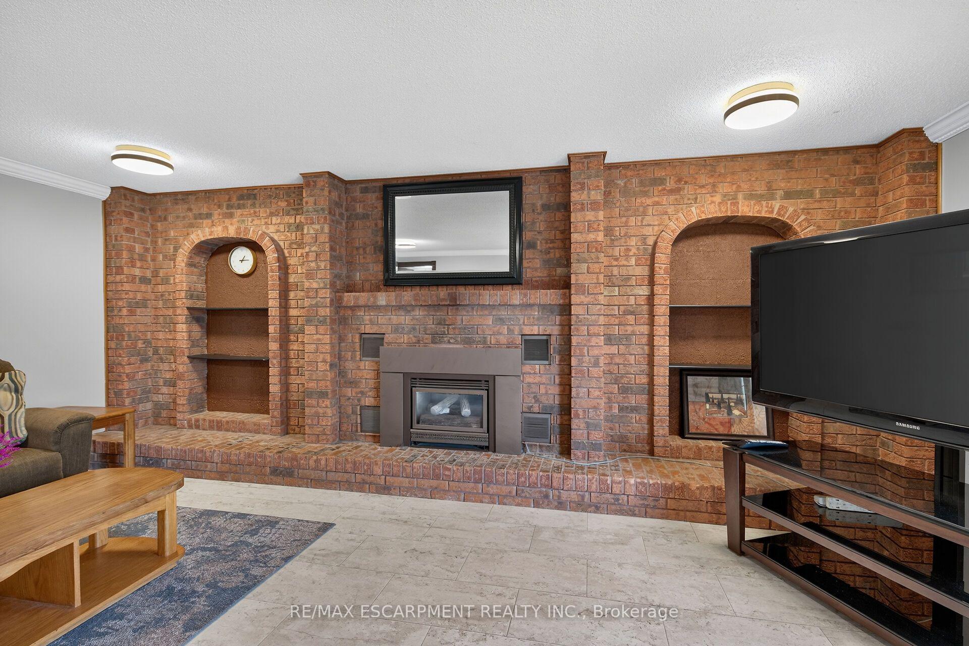Photo 31 of 39 Algonquin Court, Hamilton, King's Forest Upper — HOMEH