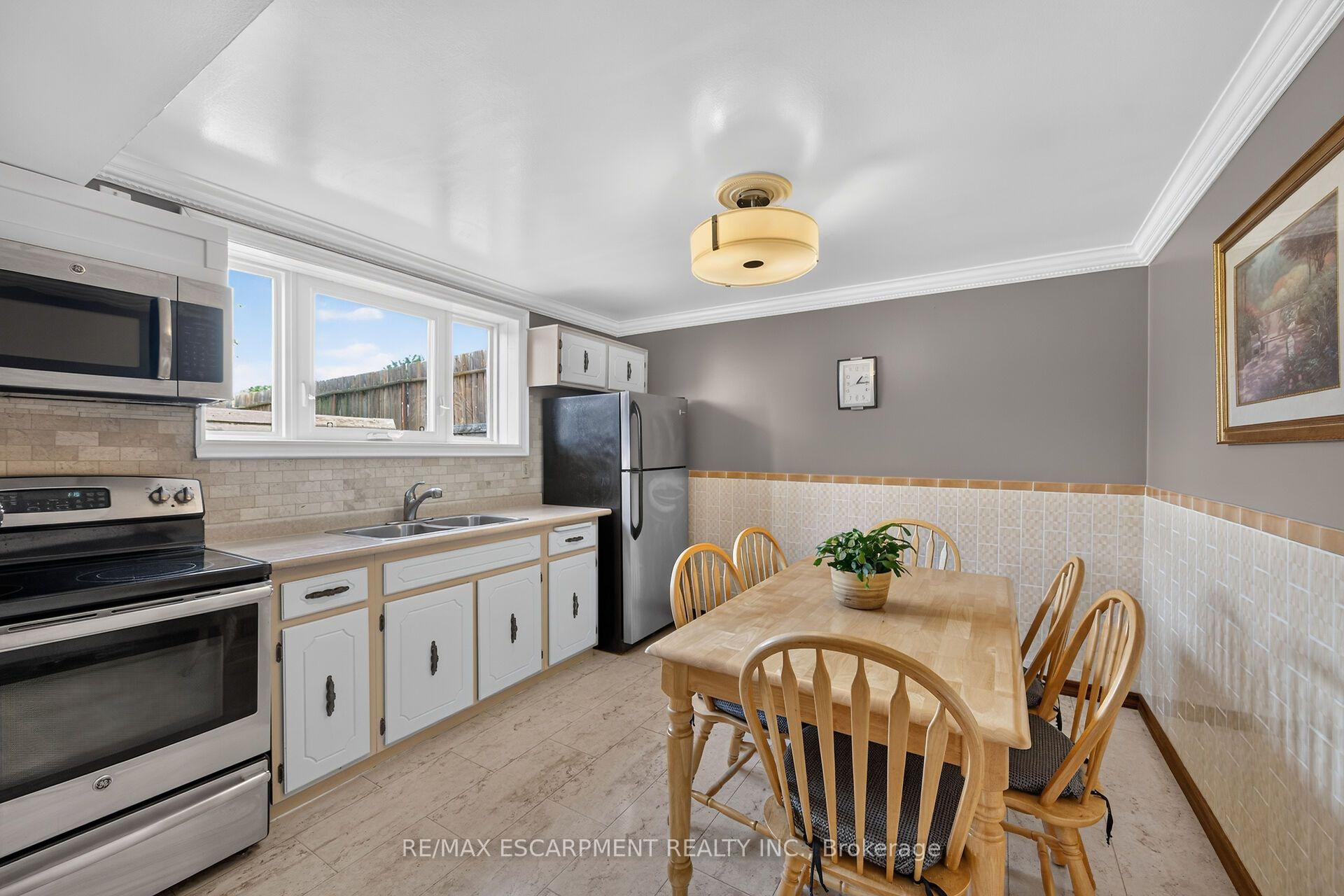 Photo 33 of 39 Algonquin Court, Hamilton, King's Forest Upper — HOMEH