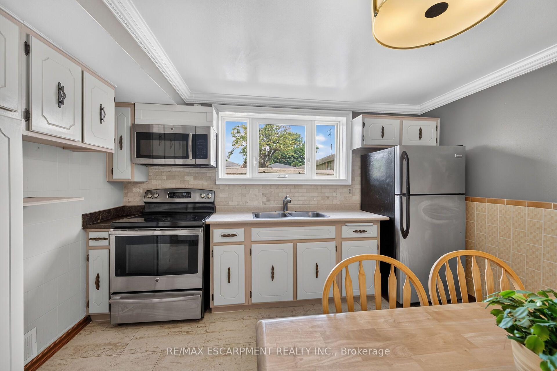 Photo 34 of 39 Algonquin Court, Hamilton, King's Forest Upper — HOMEH