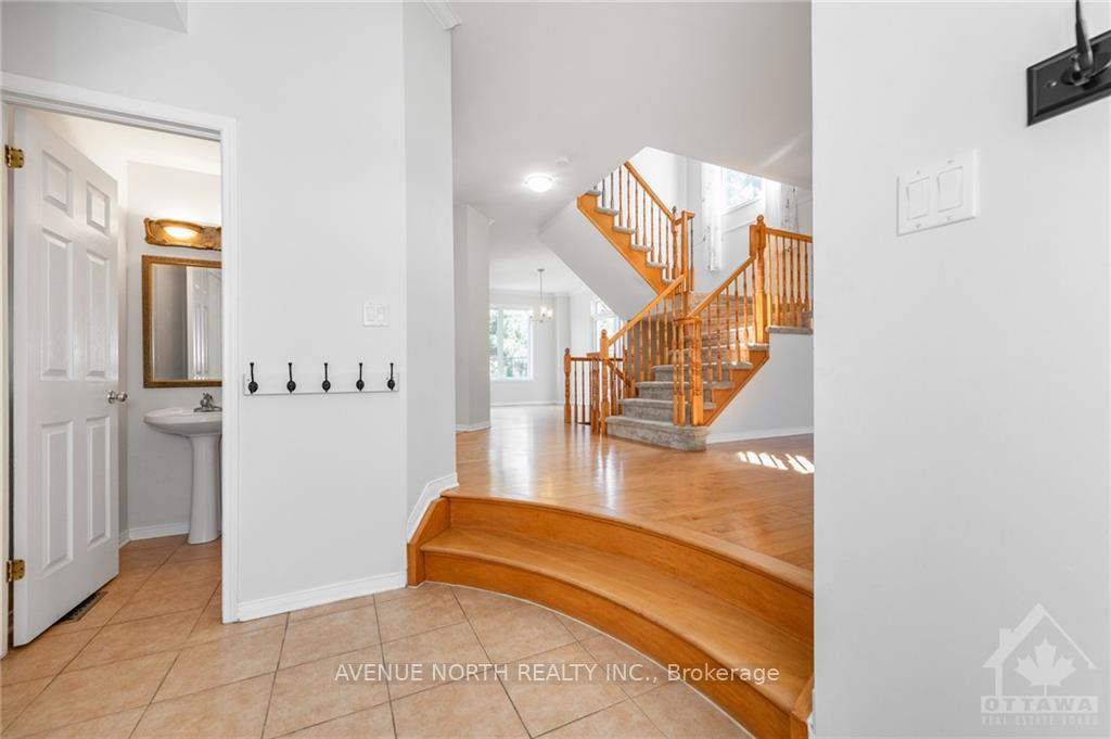 Photo 3 of 2370 Le Ruisseau Circle, Ottawa, Chapel Hill South - Orleans Village — HOMEH