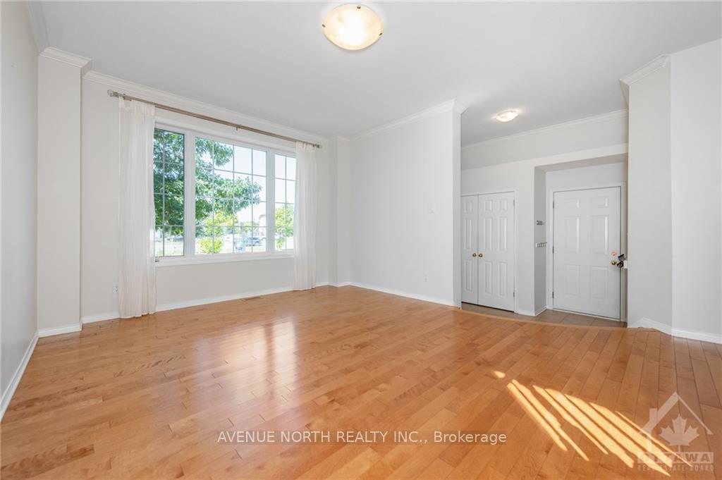 Photo 5 of 2370 Le Ruisseau Circle, Ottawa, Chapel Hill South - Orleans Village — HOMEH