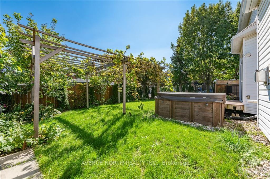 Photo 30 of 2370 Le Ruisseau Circle, Ottawa, Chapel Hill South - Orleans Village — HOMEH
