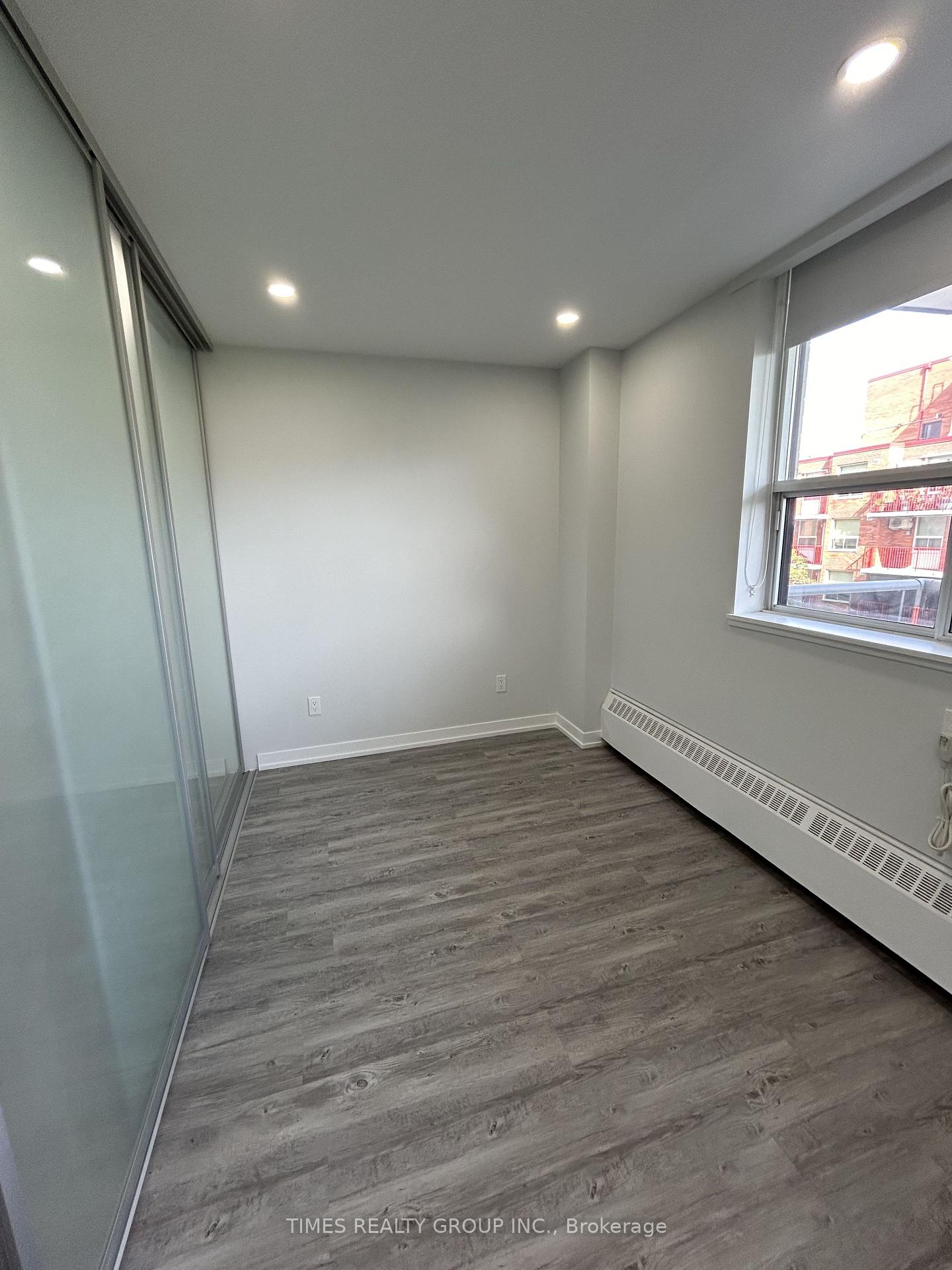 Photo 6 of Unit 503, 15 Walmer Road, Toronto, The Annex — HOMEH