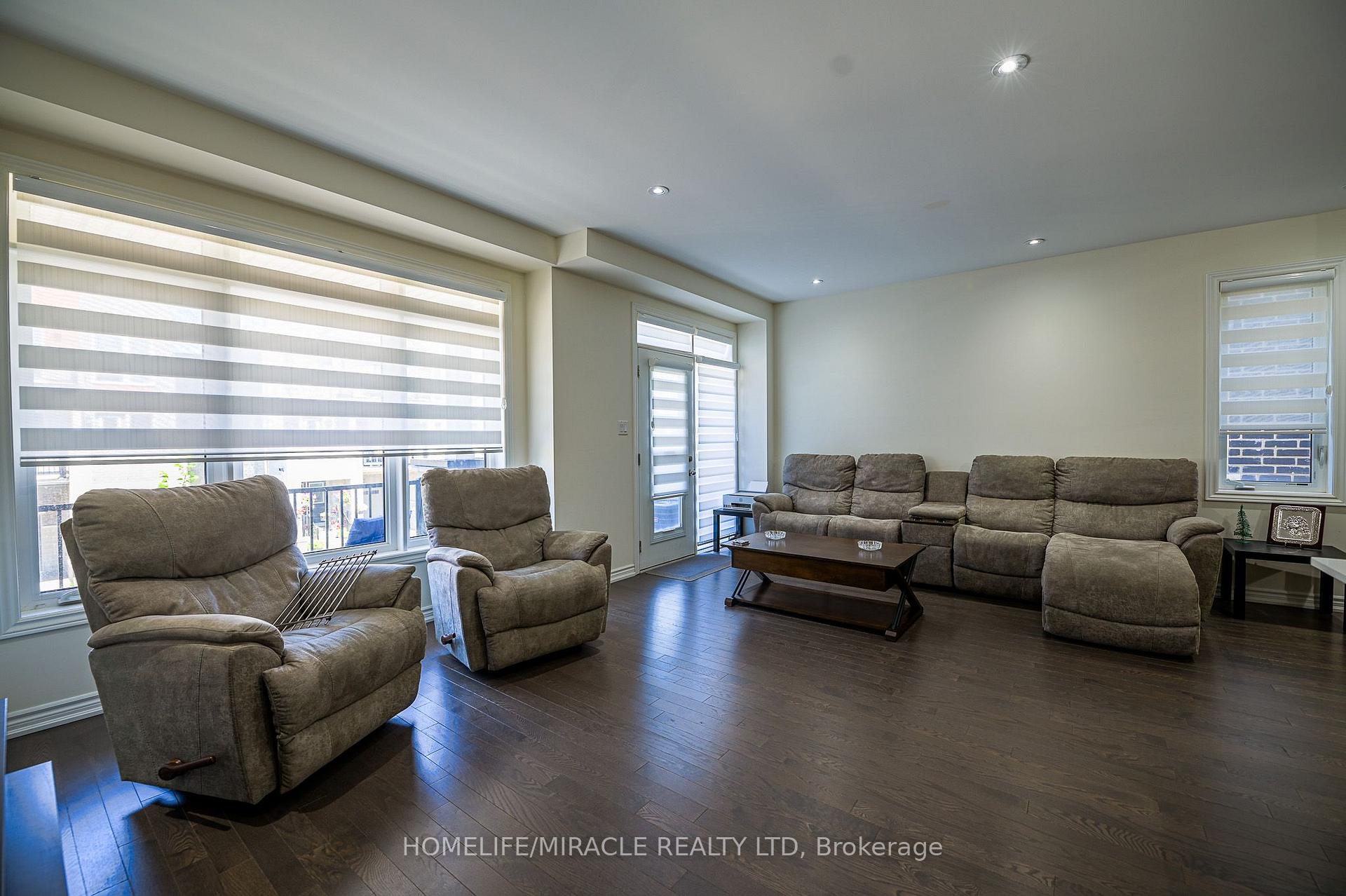 Photo 7 of 23 Arrowview Drive, Brampton, Northwest Brampton — HOMEH