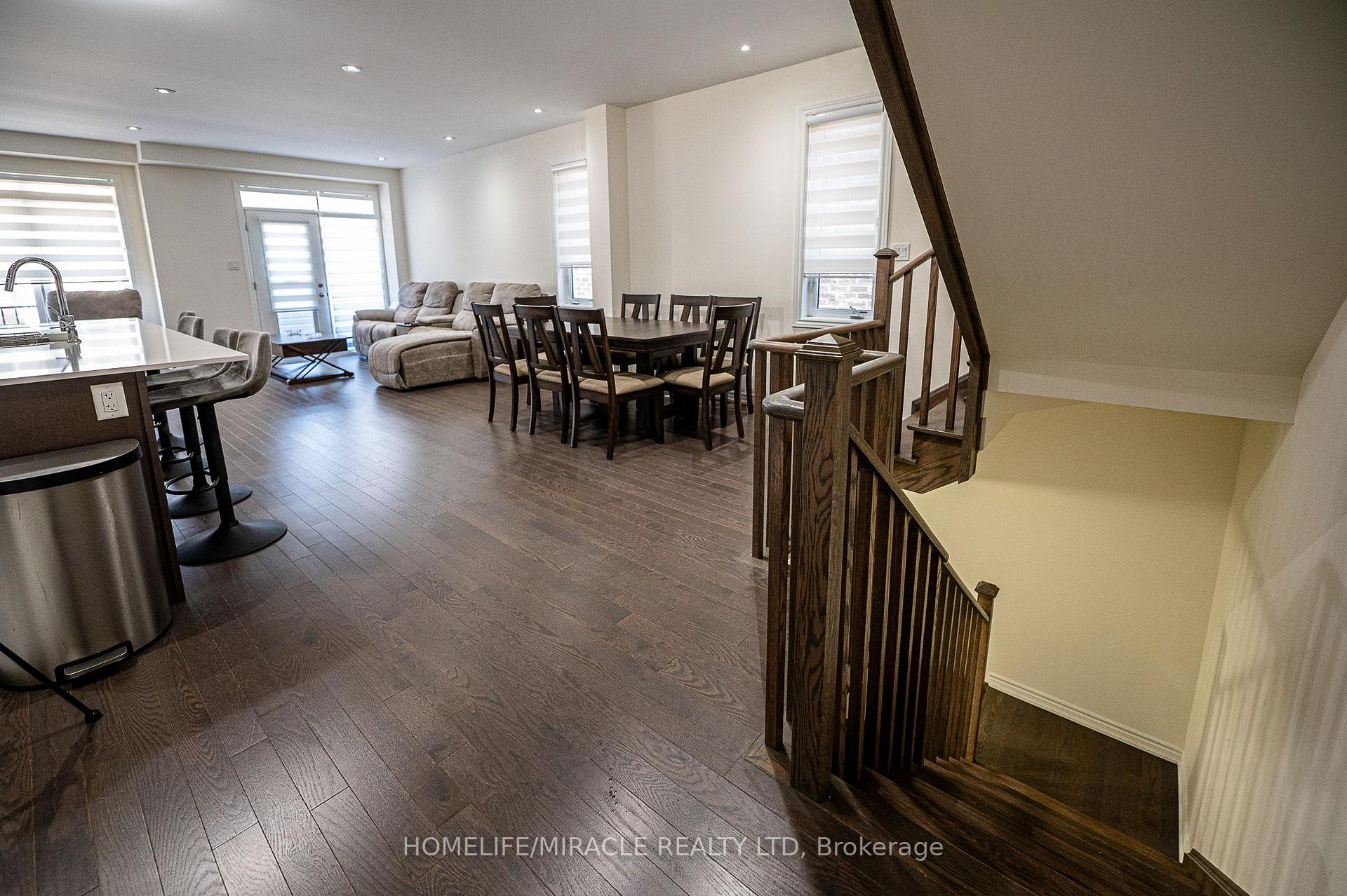 Photo 14 of 23 Arrowview Drive, Brampton, Northwest Brampton — HOMEH