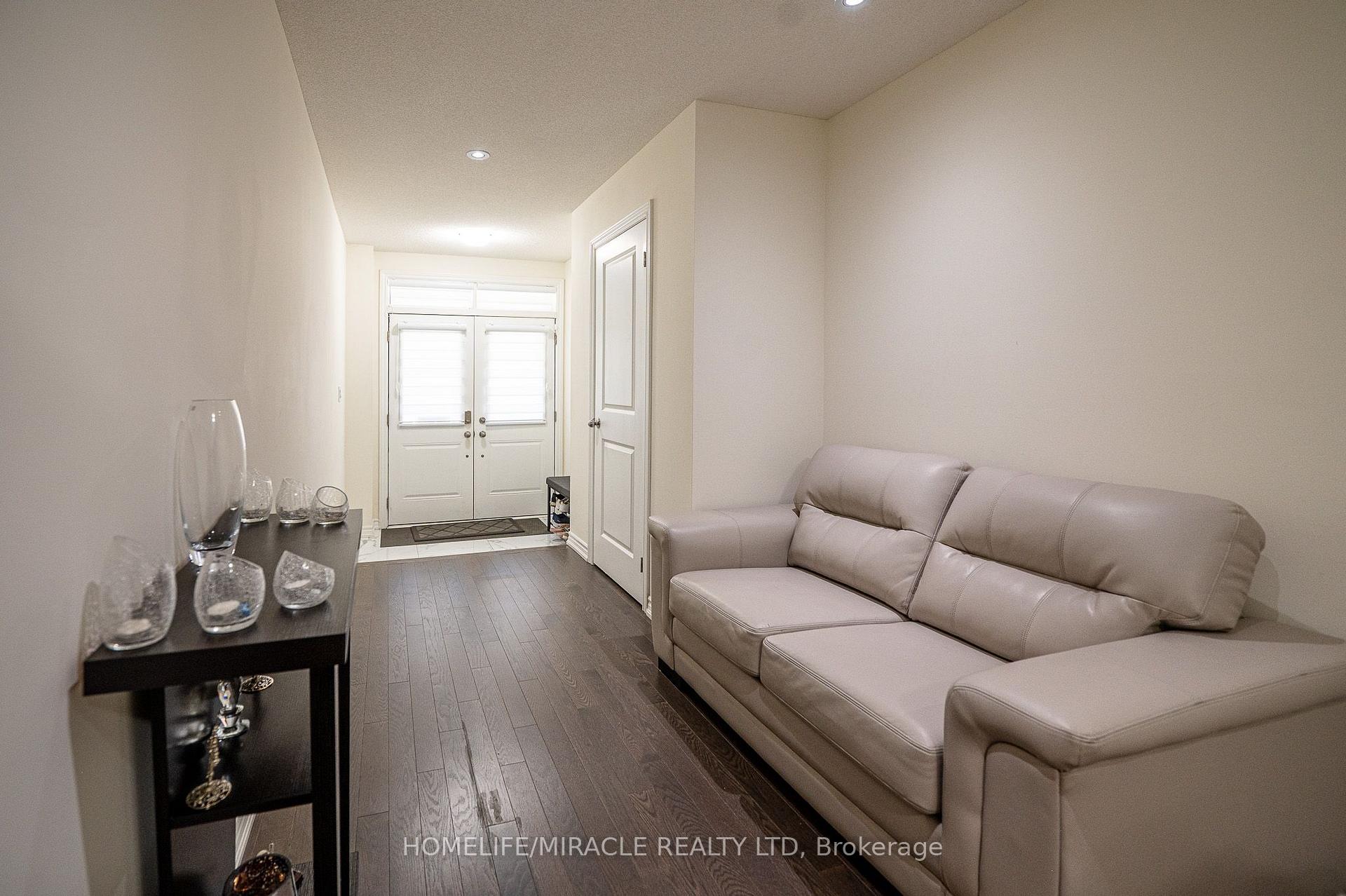 Photo 15 of 23 Arrowview Drive, Brampton, Northwest Brampton — HOMEH