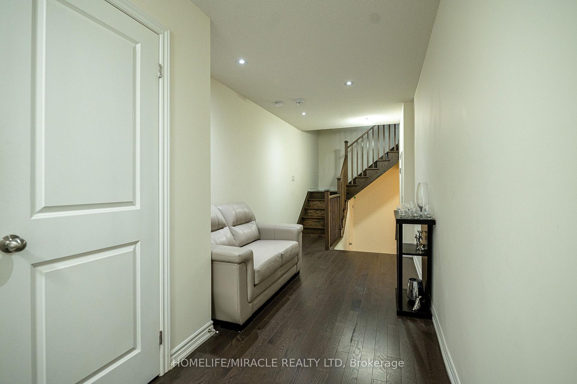 Photo 16 of 23 Arrowview Drive, Brampton, Northwest Brampton — HOMEH