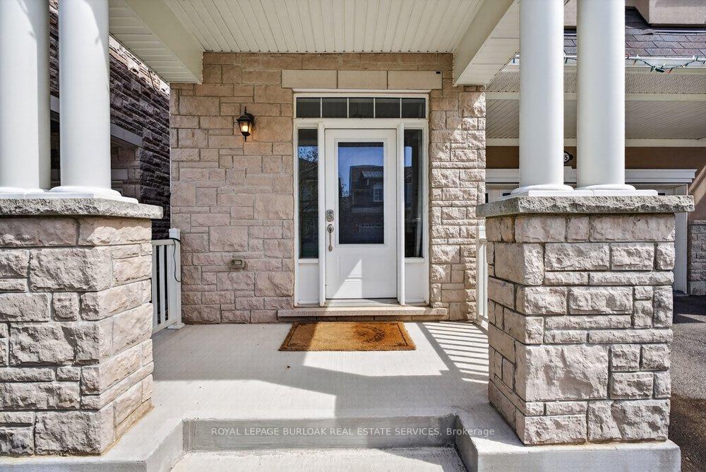 Photo 2 of 145 Stillwater Crescent, Hamilton, Waterdown — HOMEH