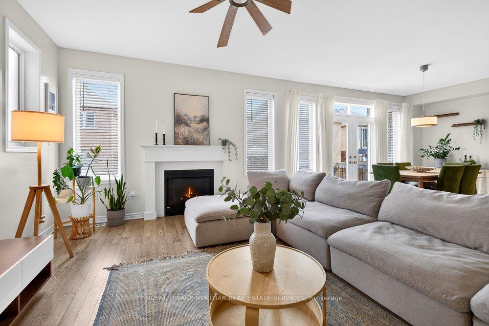 Photo 9 of 145 Stillwater Crescent, Hamilton, Waterdown — HOMEH