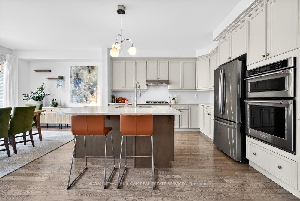 Photo 12 of 145 Stillwater Crescent, Hamilton, Waterdown — HOMEH