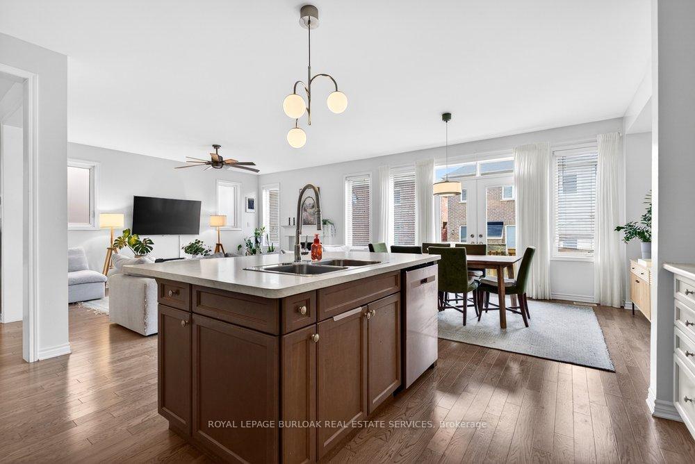 Photo 16 of 145 Stillwater Crescent, Hamilton, Waterdown — HOMEH