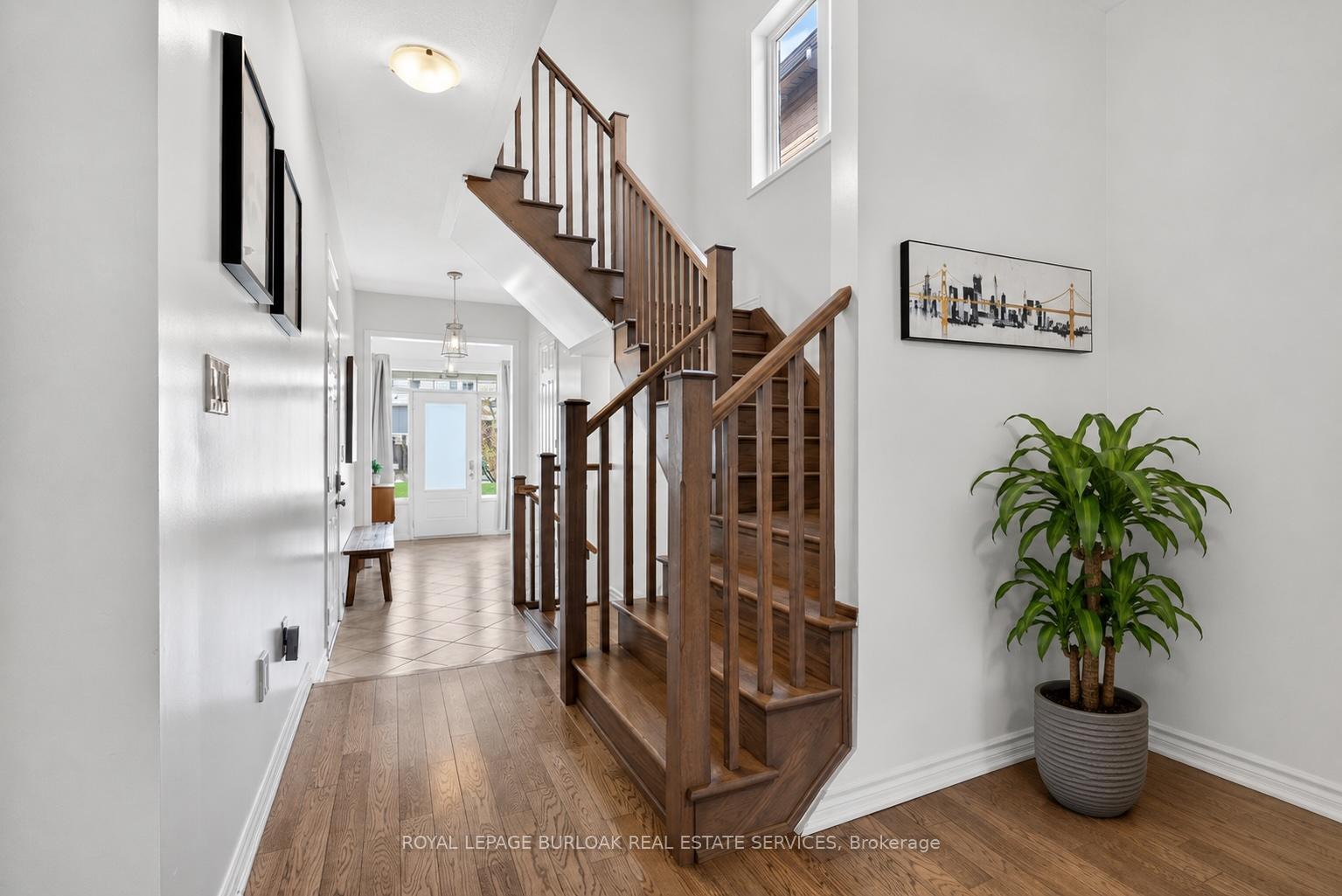 Photo 21 of 145 Stillwater Crescent, Hamilton, Waterdown — HOMEH