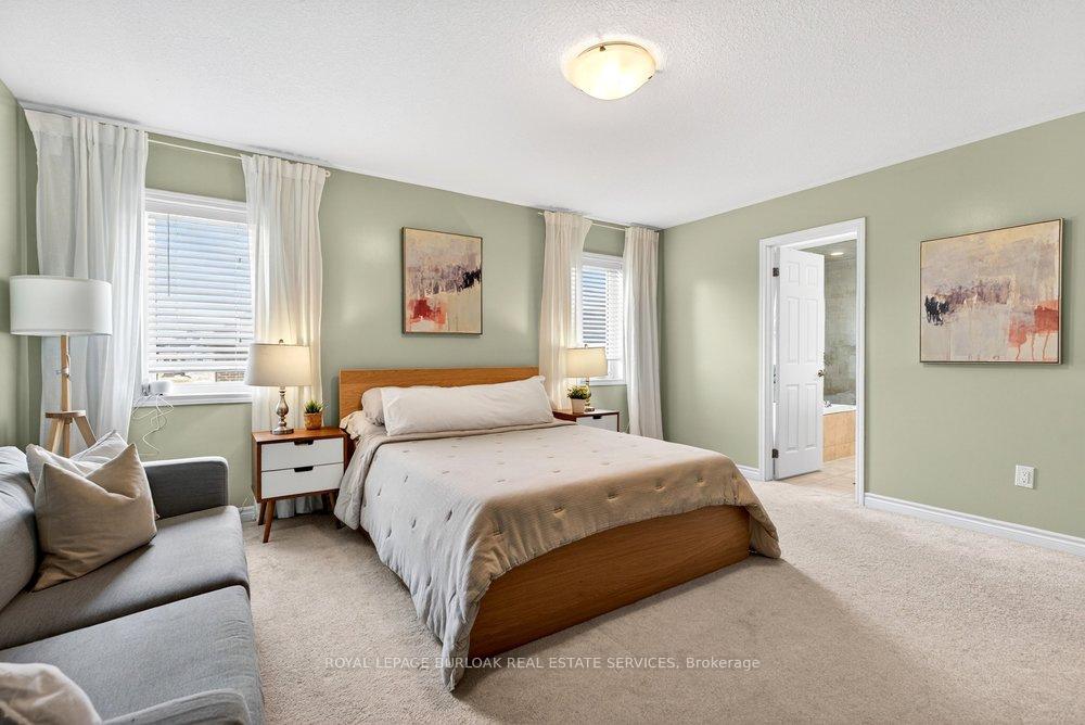 Photo 23 of 145 Stillwater Crescent, Hamilton, Waterdown — HOMEH