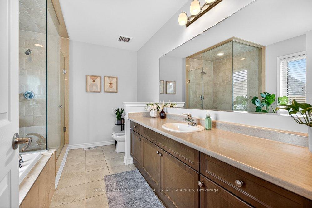 Photo 24 of 145 Stillwater Crescent, Hamilton, Waterdown — HOMEH
