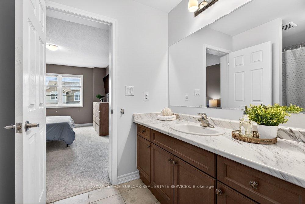 Photo 29 of 145 Stillwater Crescent, Hamilton, Waterdown — HOMEH