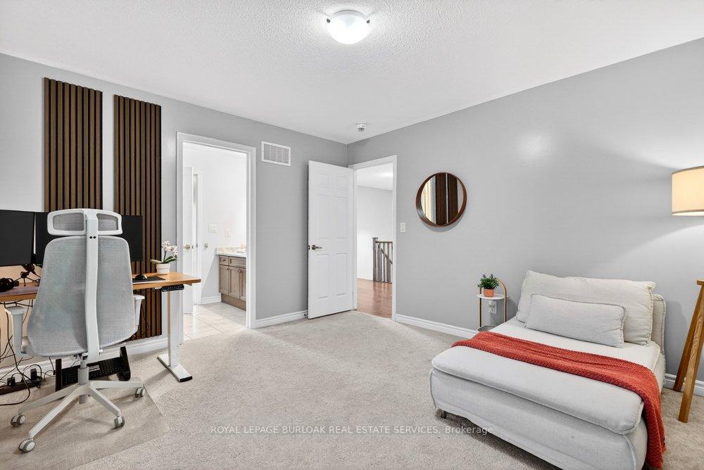 Photo 31 of 145 Stillwater Crescent, Hamilton, Waterdown — HOMEH