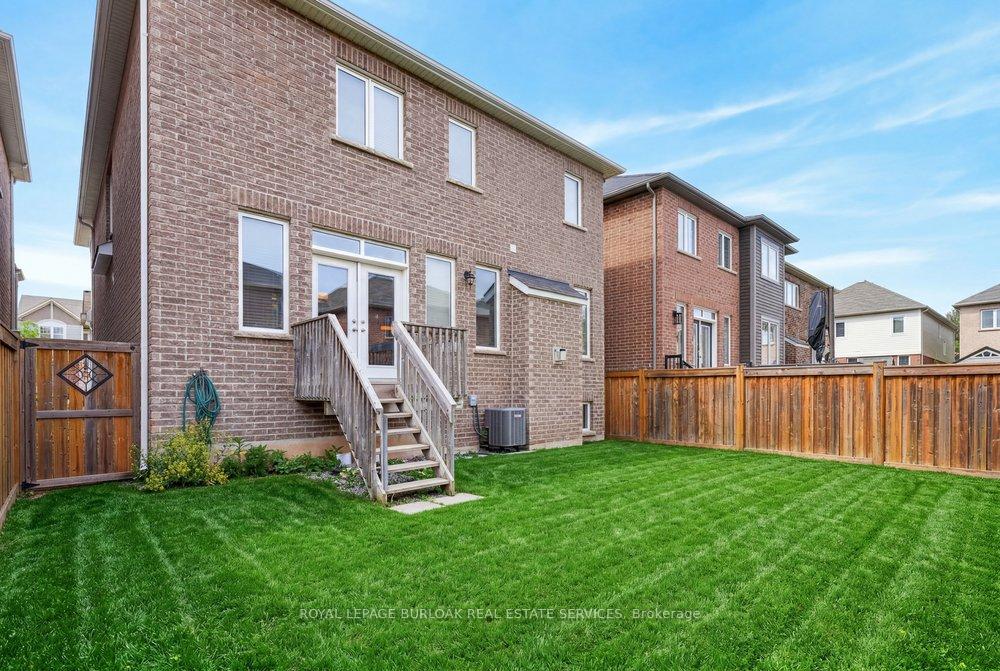Photo 34 of 145 Stillwater Crescent, Hamilton, Waterdown — HOMEH