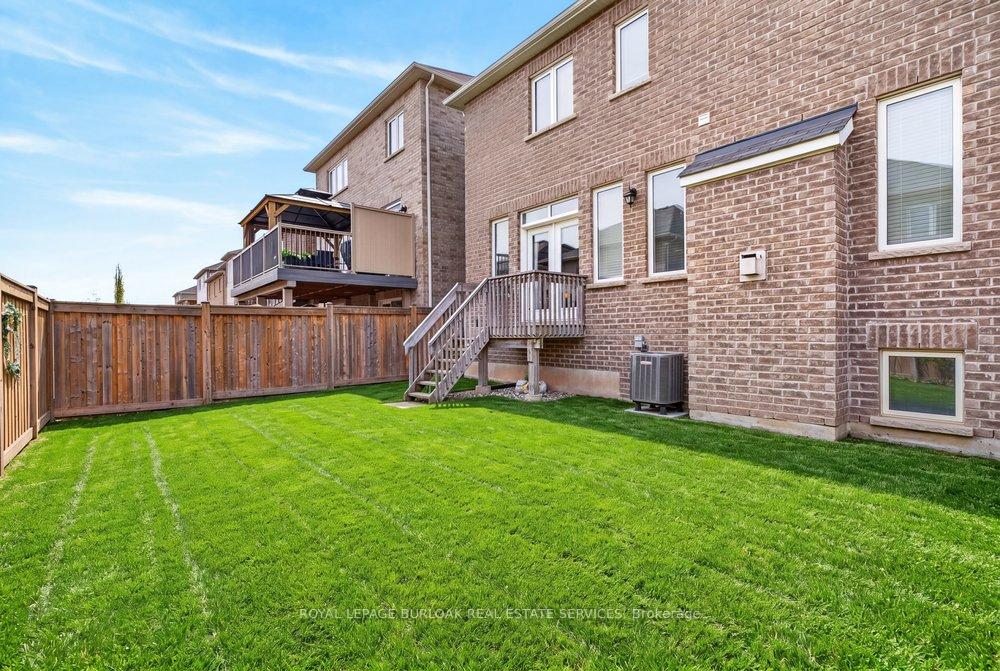 Photo 35 of 145 Stillwater Crescent, Hamilton, Waterdown — HOMEH