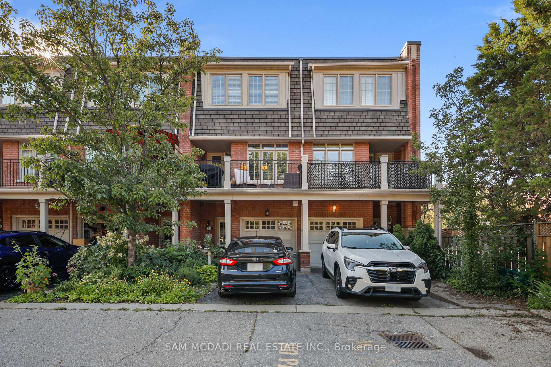 Front of Unit 2, 95 Kerr Street W