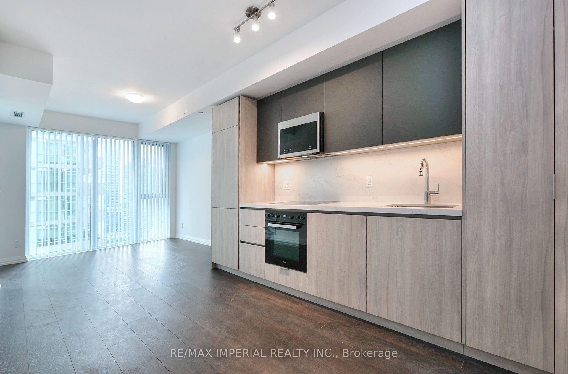 Photo 4 of Unit 2015, 400 King Street W, Toronto, Waterfront Communities — HOMEH