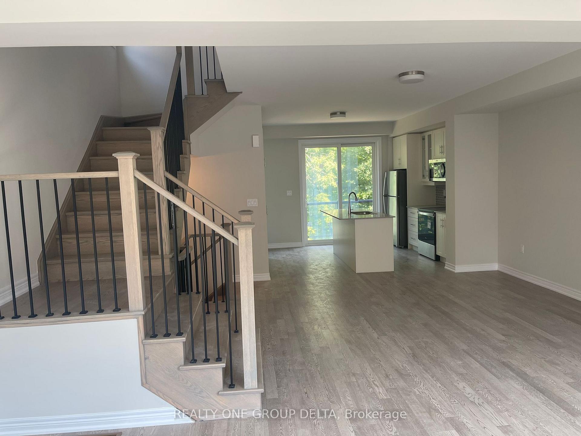 Photo 3 of 57 Folcroft Street, Brampton, Credit Valley — HOMEH