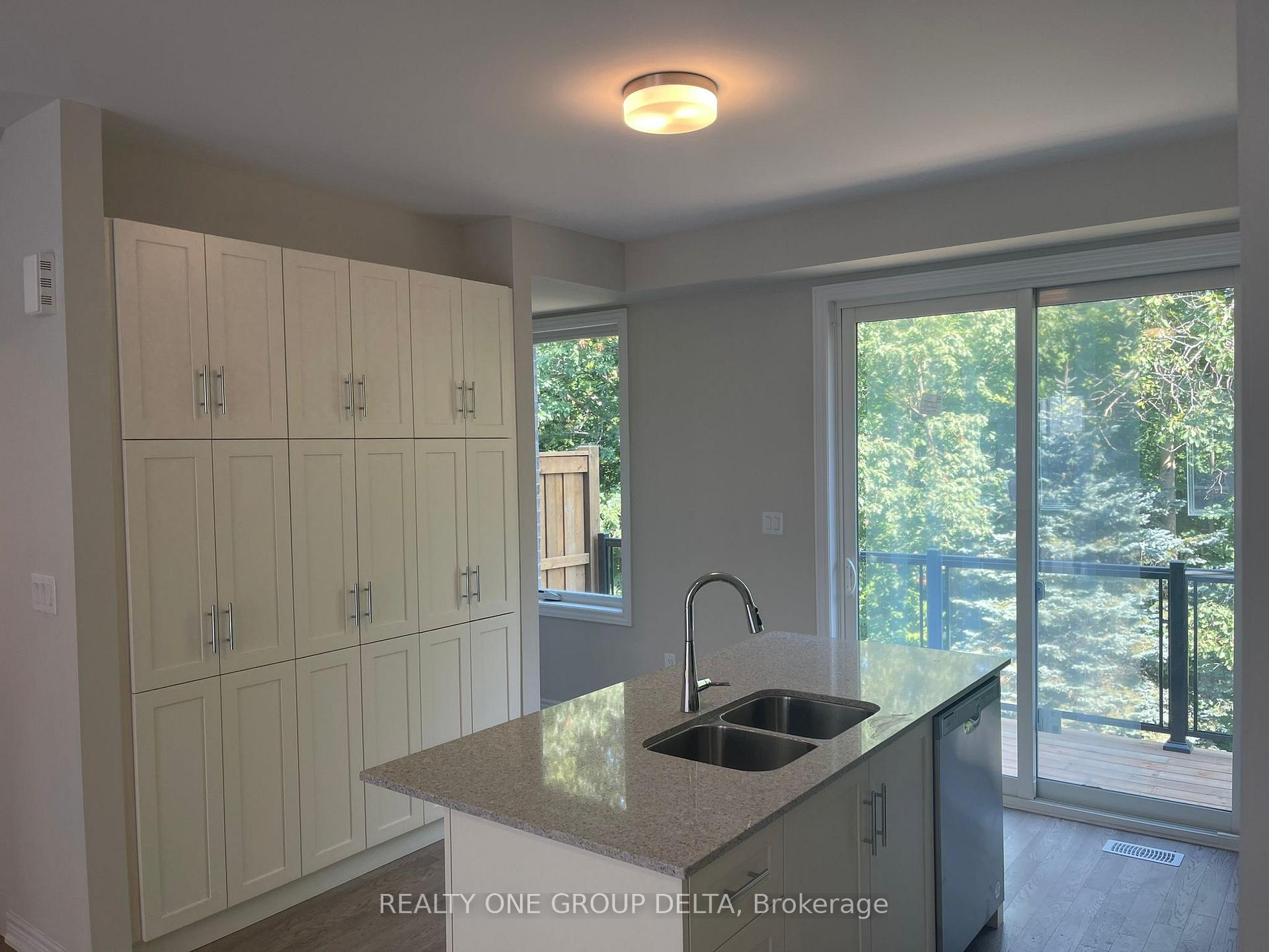 Photo 6 of 57 Folcroft Street, Brampton, Credit Valley — HOMEH