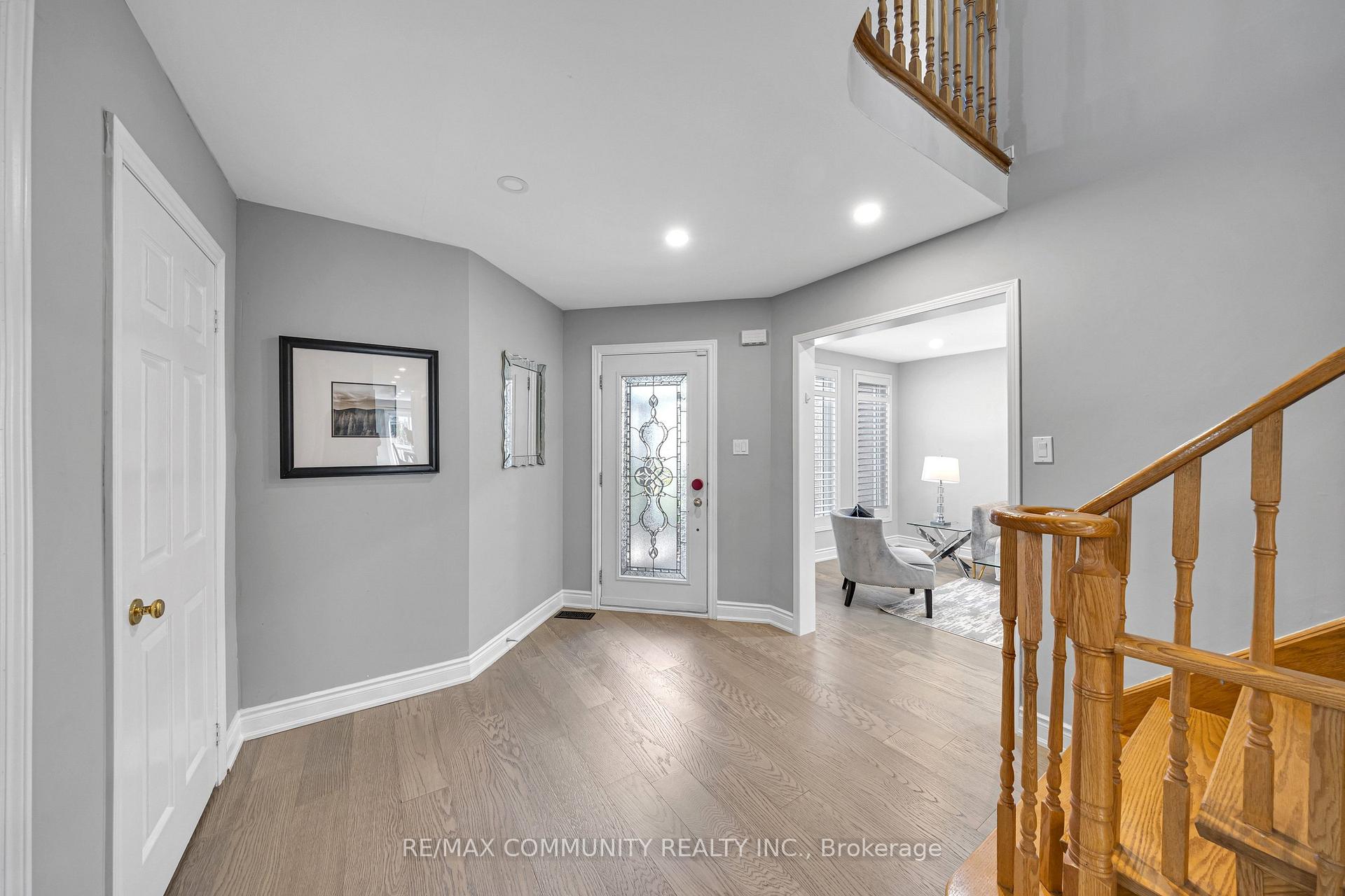 Photo 5 of 5326 Segriff Drive, Mississauga, East Credit — HOMEH