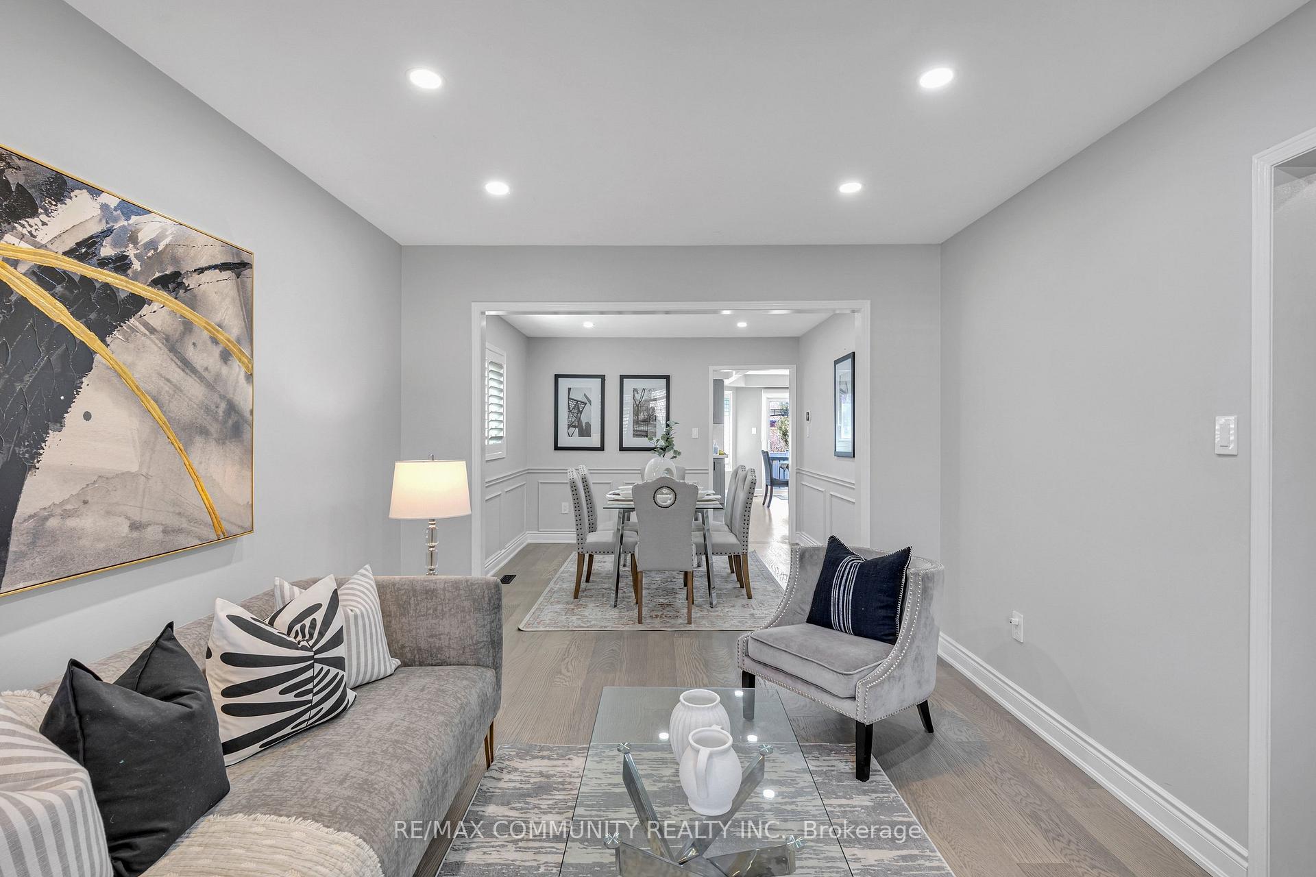 Photo 8 of 5326 Segriff Drive, Mississauga, East Credit — HOMEH