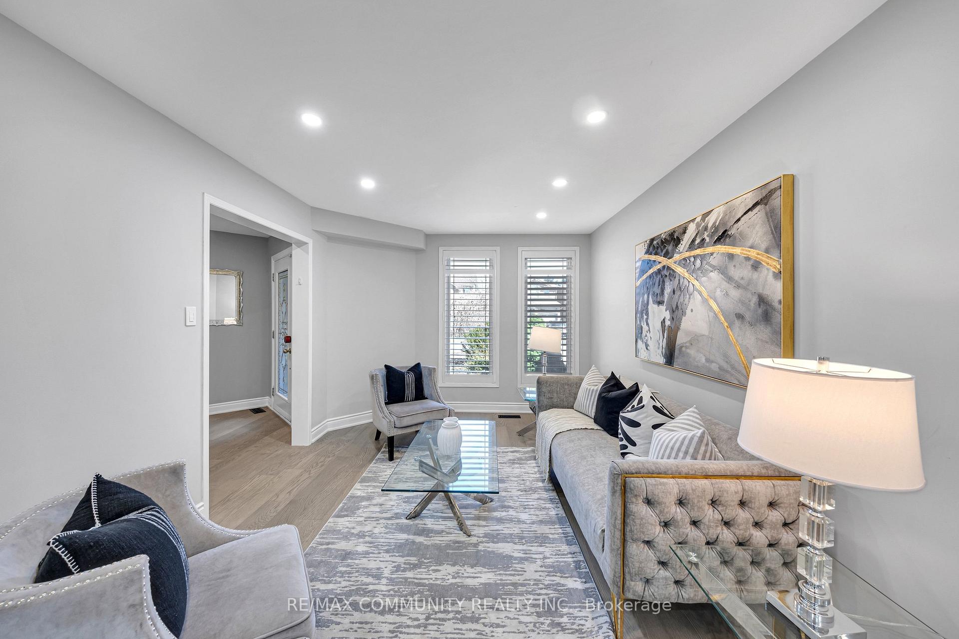 Photo 9 of 5326 Segriff Drive, Mississauga, East Credit — HOMEH