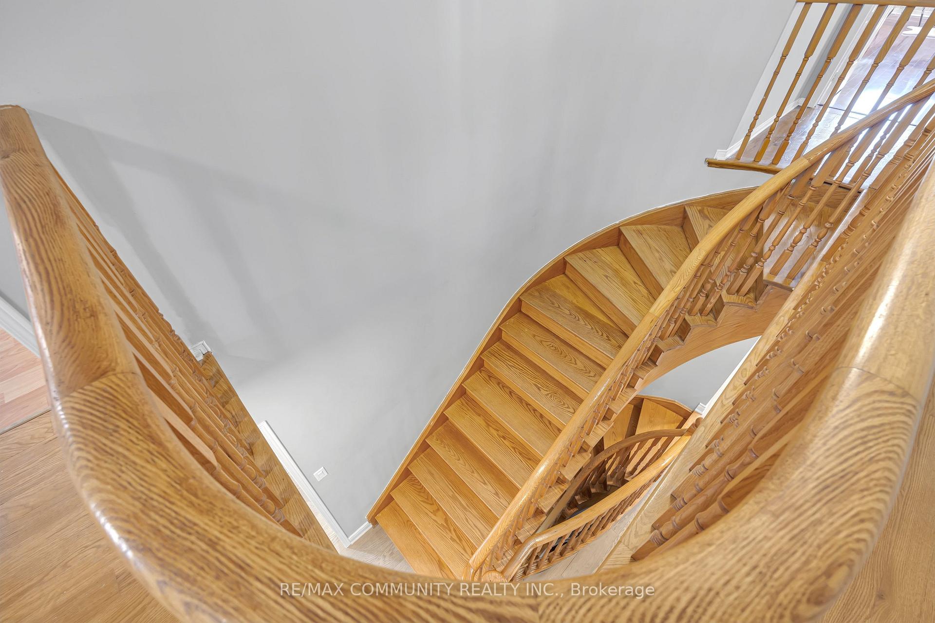 Photo 25 of 5326 Segriff Drive, Mississauga, East Credit — HOMEH