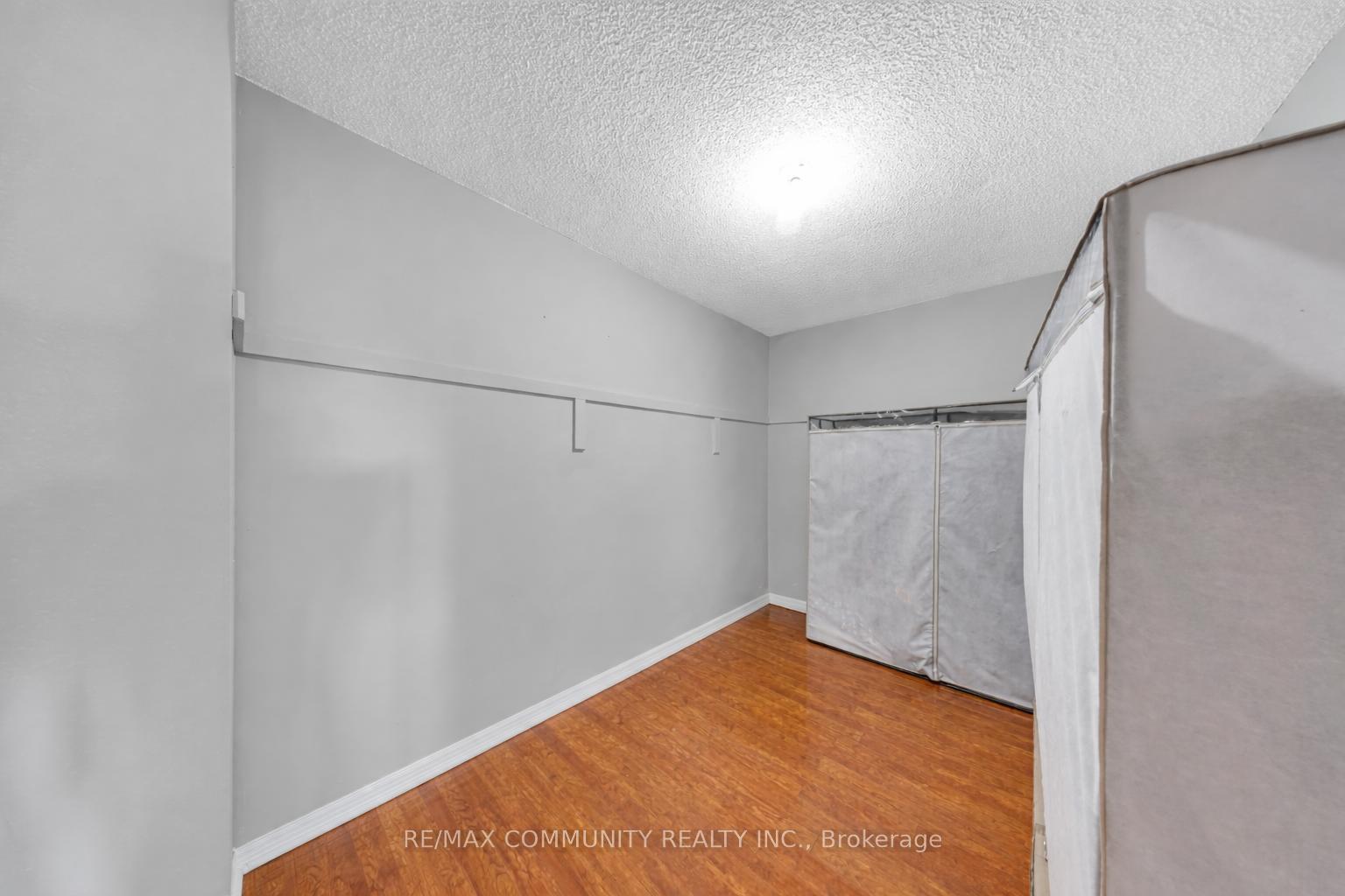 Photo 33 of 5326 Segriff Drive, Mississauga, East Credit — HOMEH