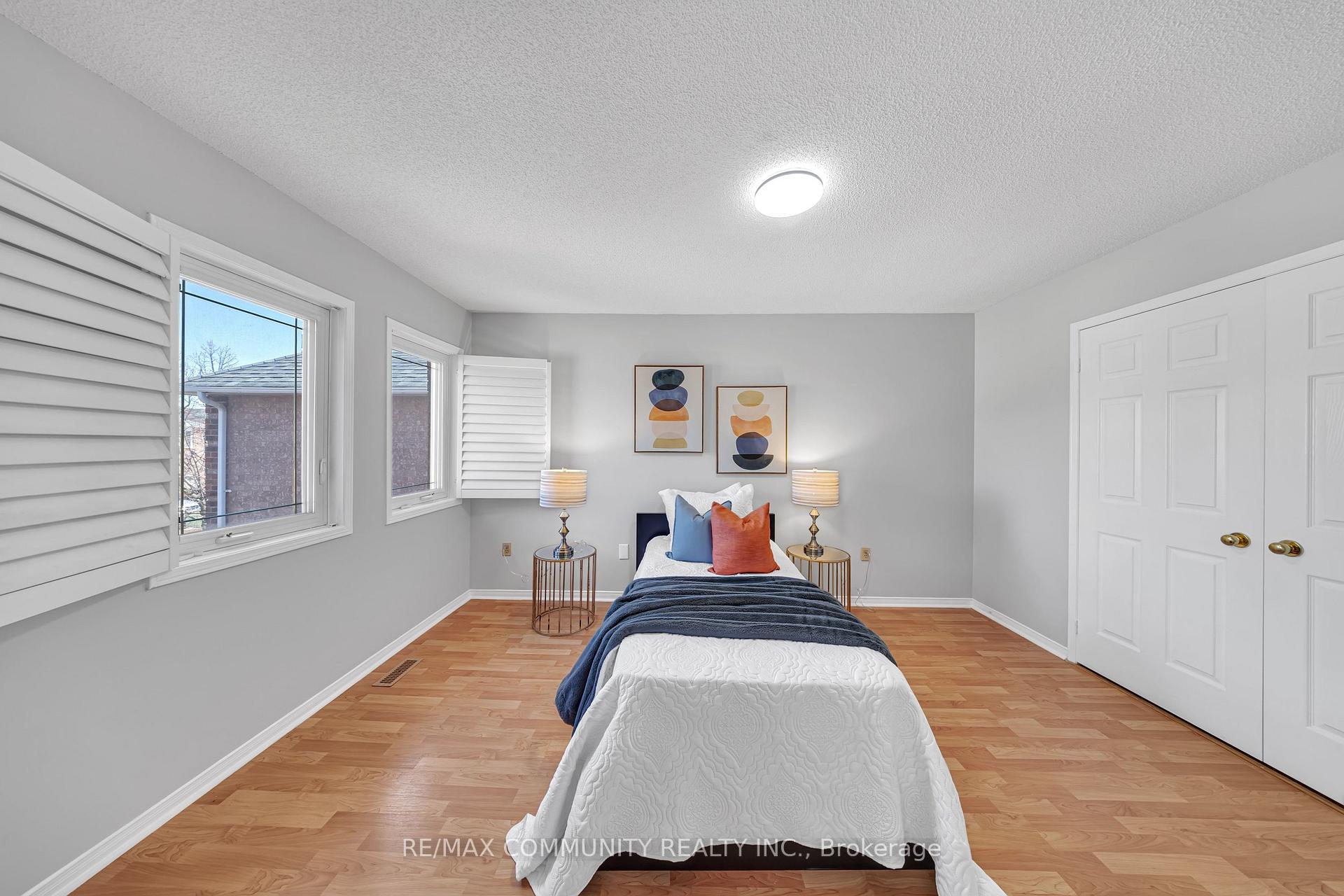 Photo 38 of 5326 Segriff Drive, Mississauga, East Credit — HOMEH