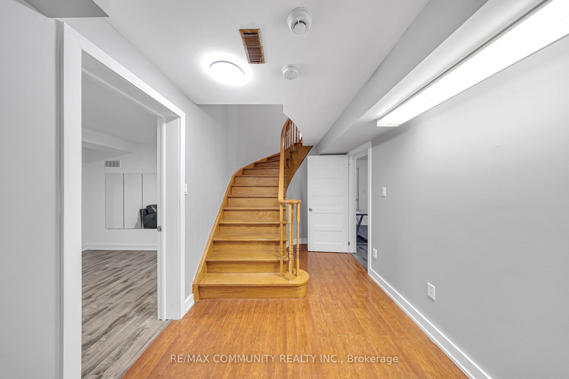 Photo 40 of 5326 Segriff Drive, Mississauga, East Credit — HOMEH
