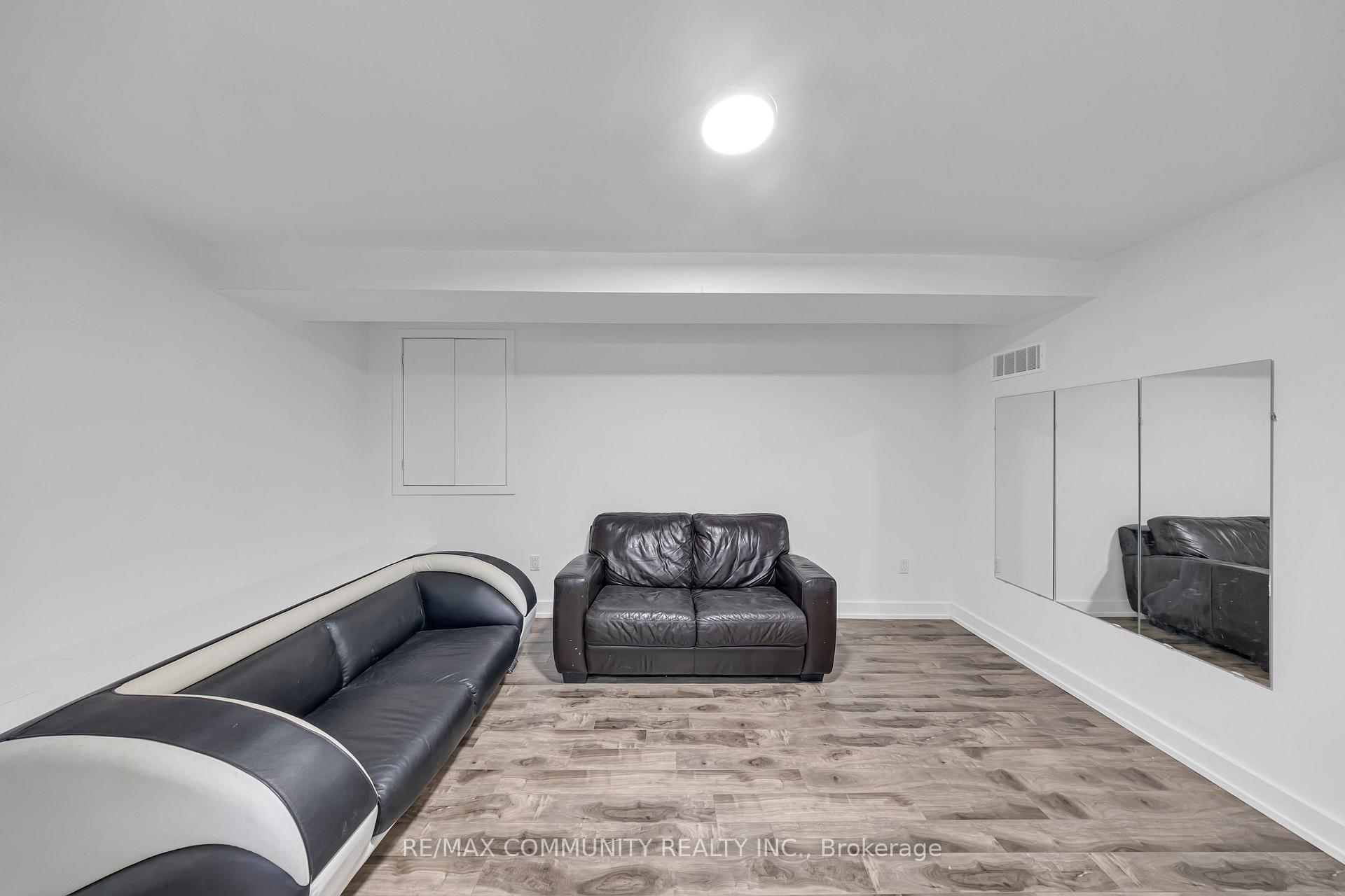 Photo 45 of 5326 Segriff Drive, Mississauga, East Credit — HOMEH