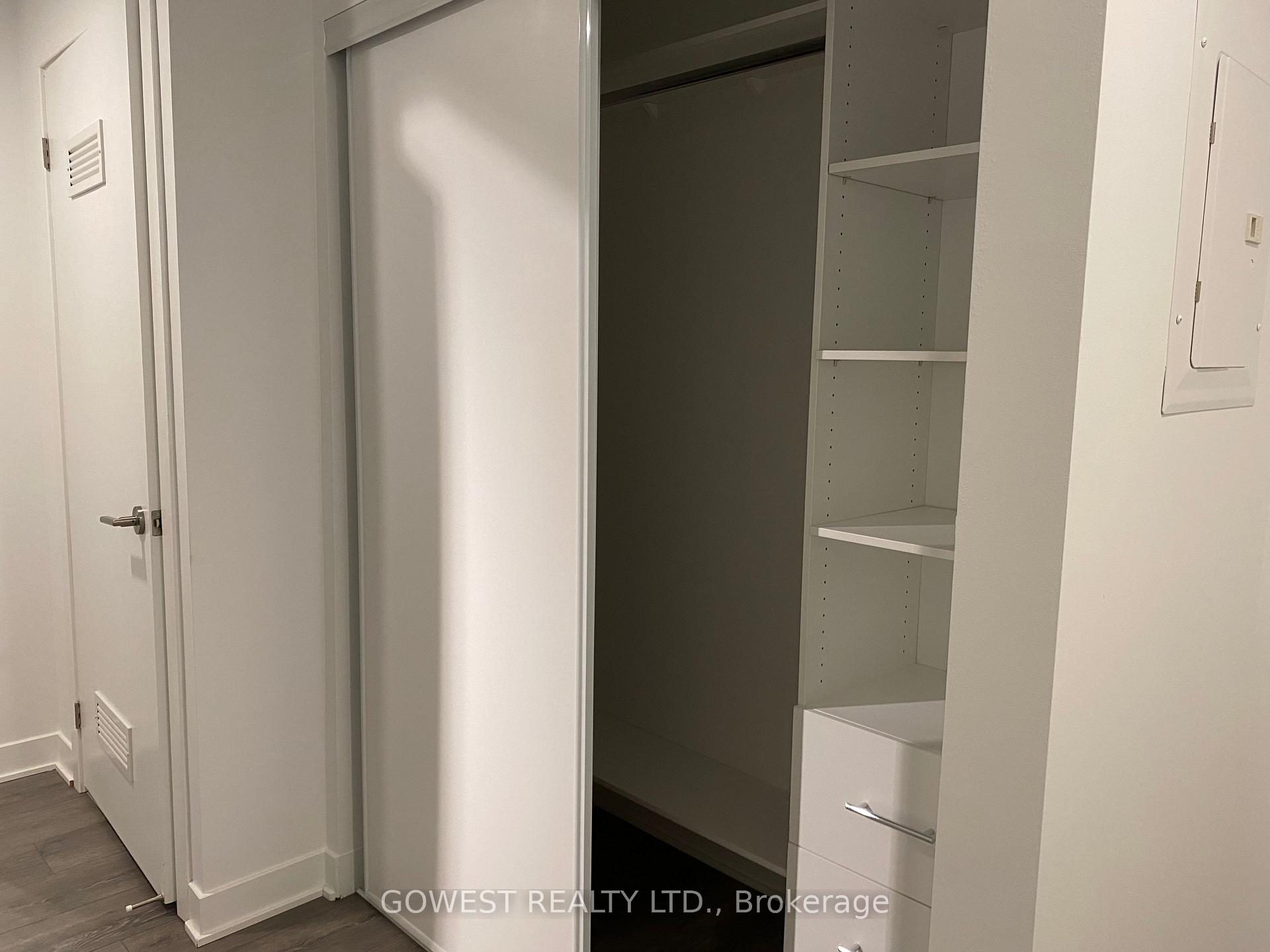 Photo 4 of Unit 1716, 6 Flavelle Trail, Vaughan, Steeles West Industrial — HOMEH