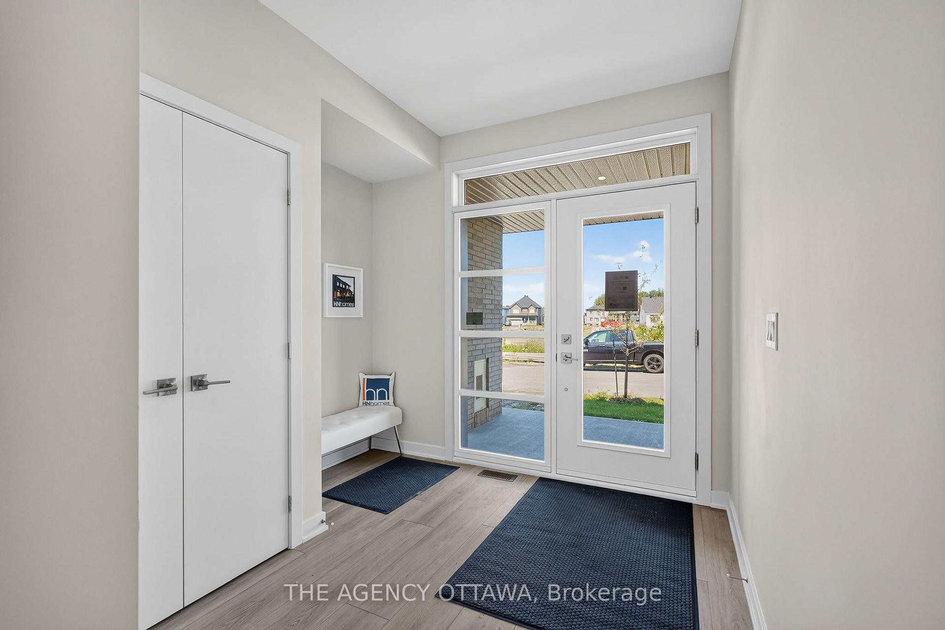 Photo 3 of 3007 Showcase Crescent, Ottawa, Riverside South/Gloucester Glen — HOMEH