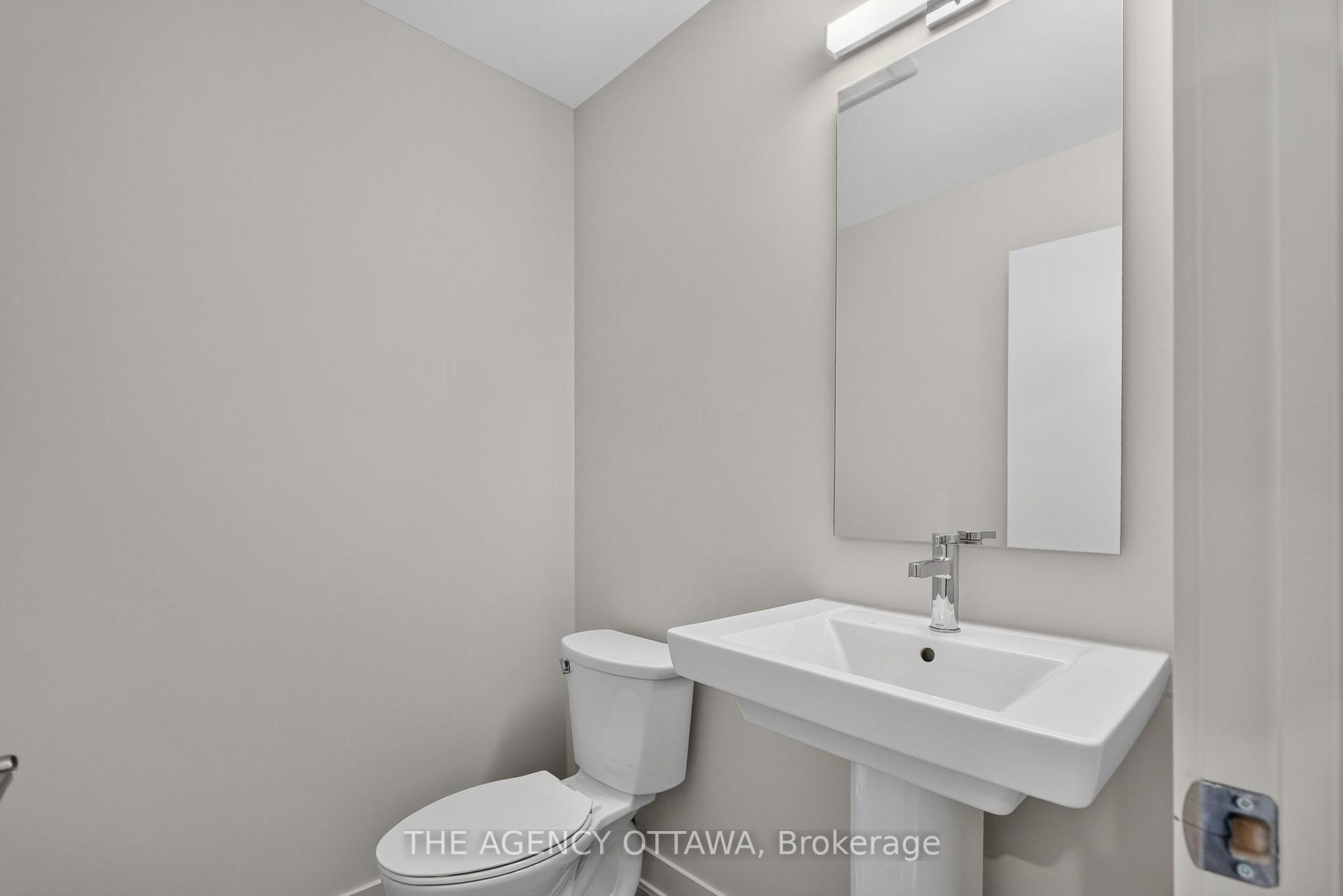 Photo 5 of 3007 Showcase Crescent, Ottawa, Riverside South/Gloucester Glen — HOMEH